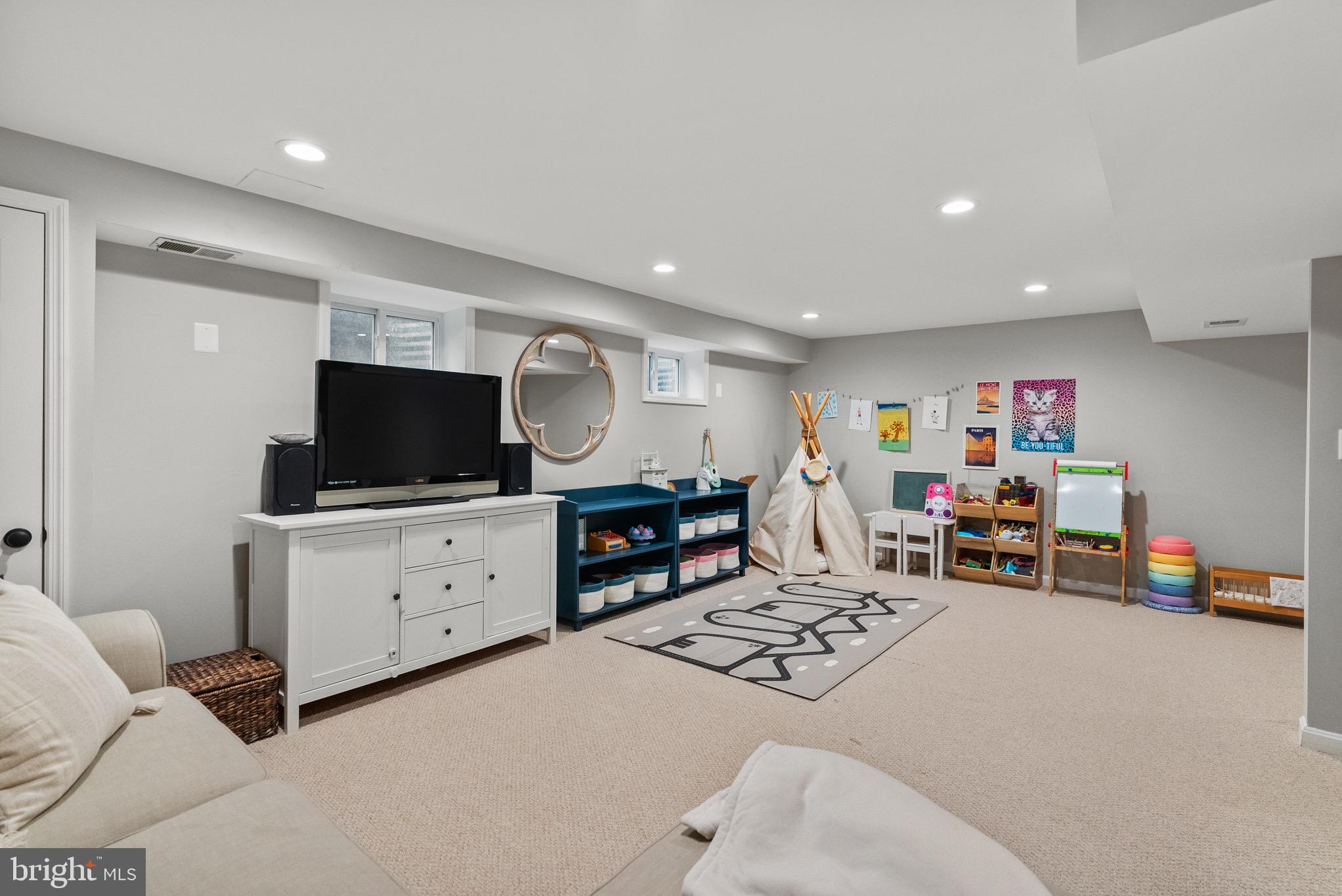 CHARRED OAK ESTATES - Residential