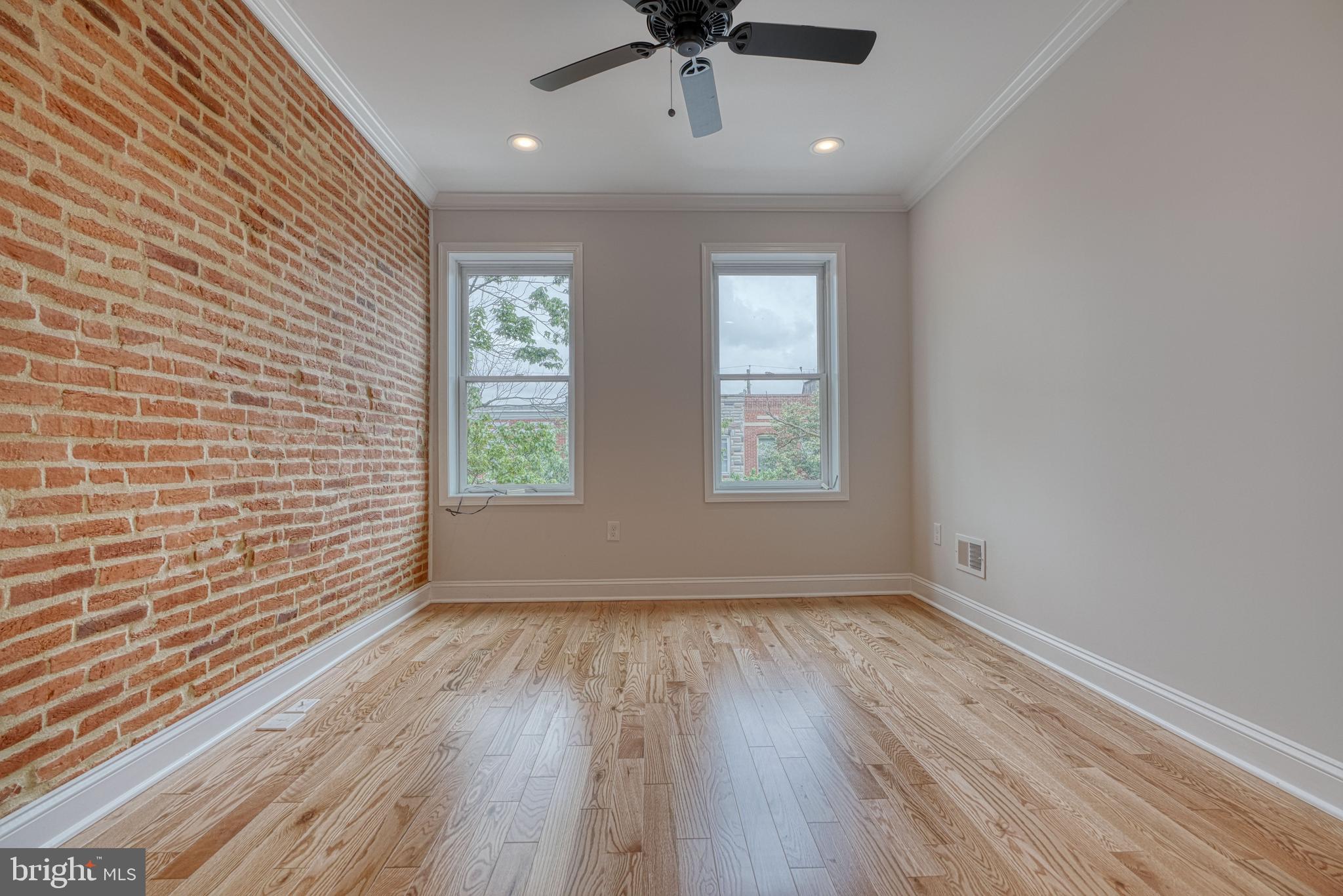 LOCUST POINT - Residential