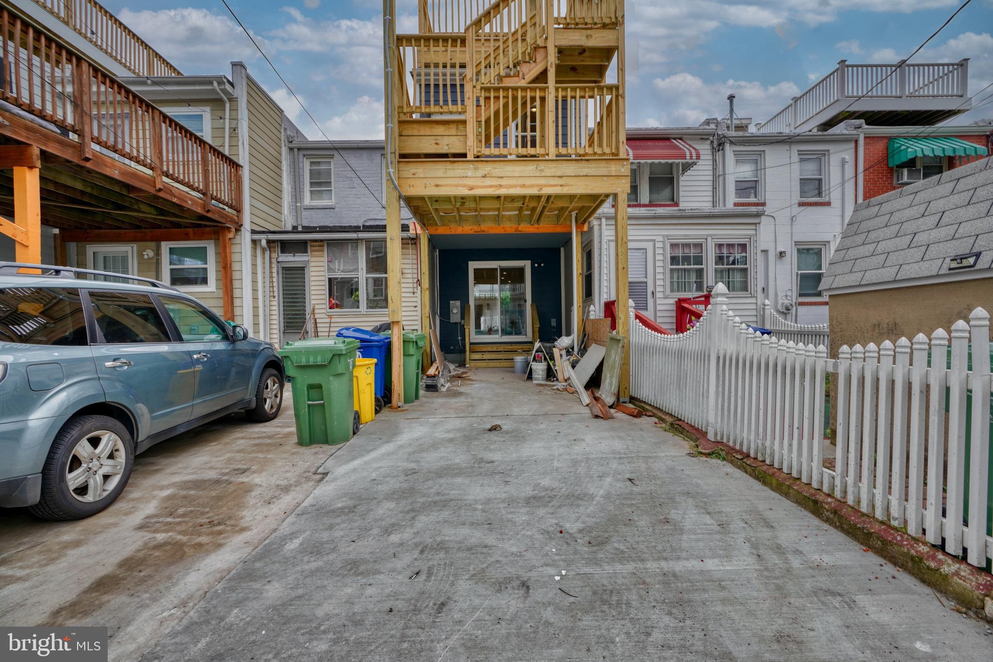 LOCUST POINT - Residential