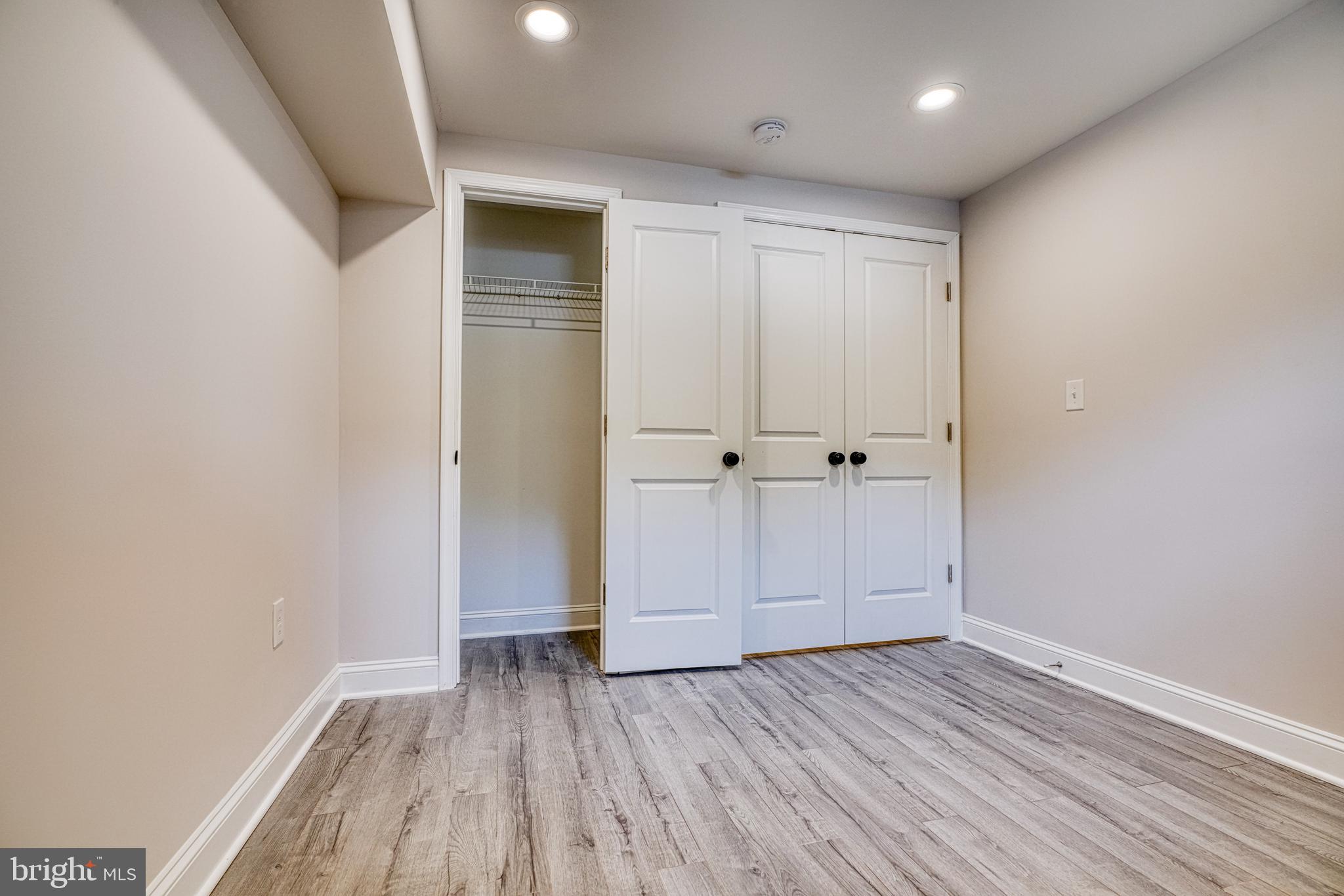 LOCUST POINT - Residential