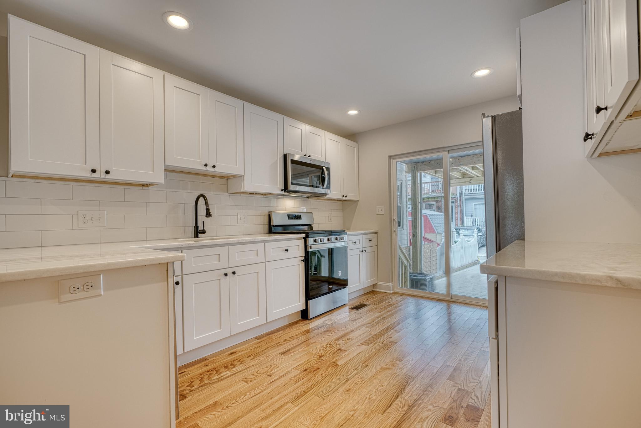 LOCUST POINT - Residential