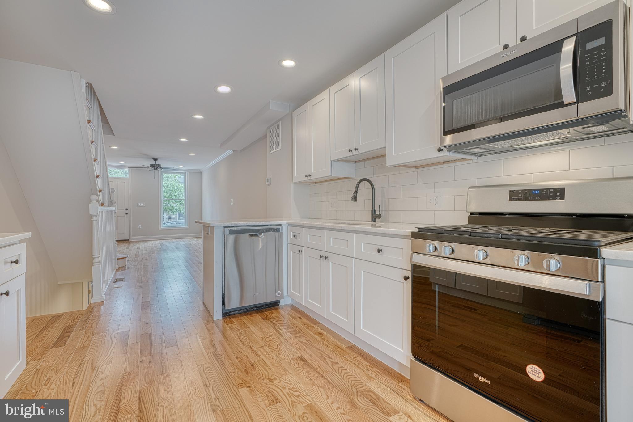 LOCUST POINT - Residential