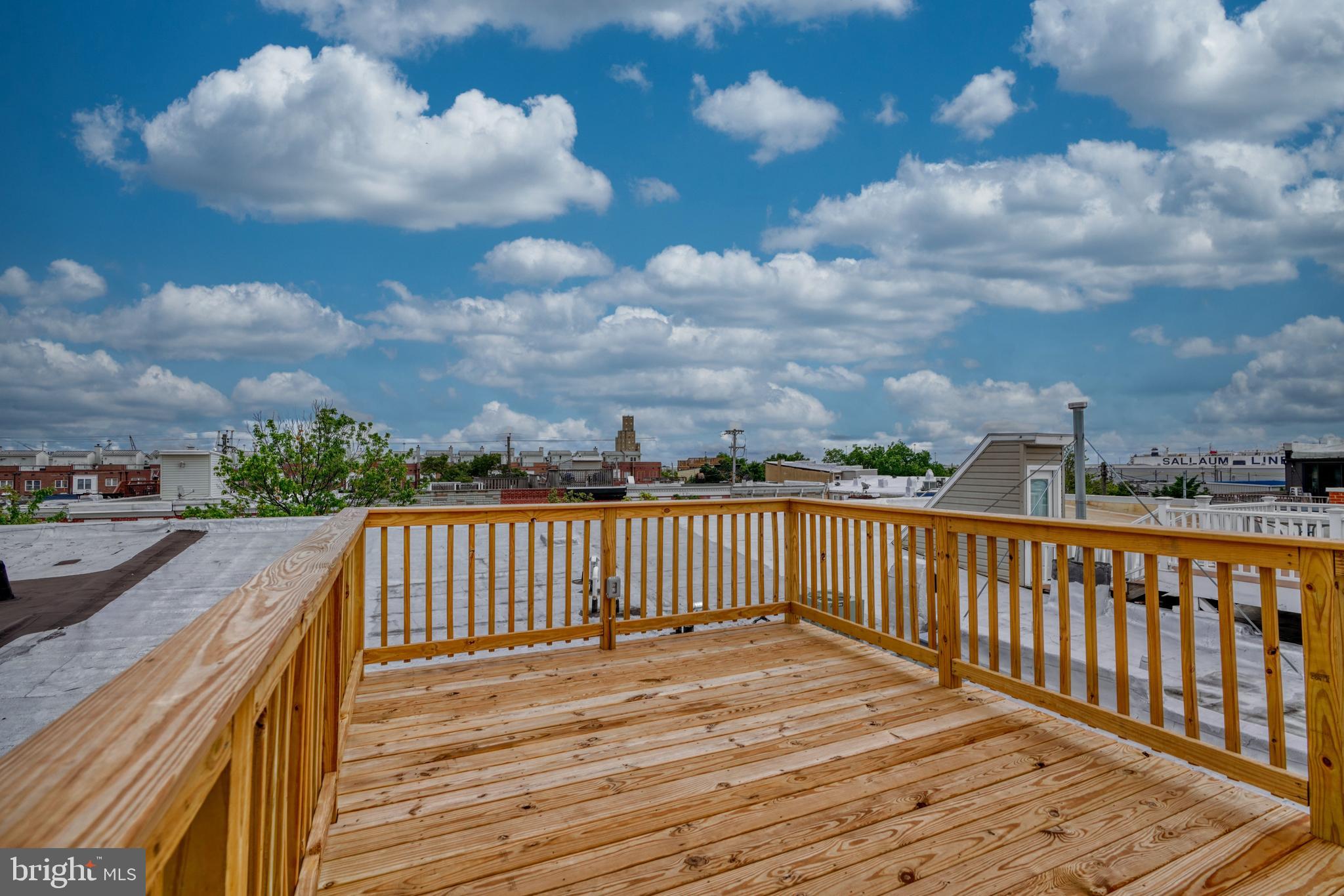 LOCUST POINT - Residential