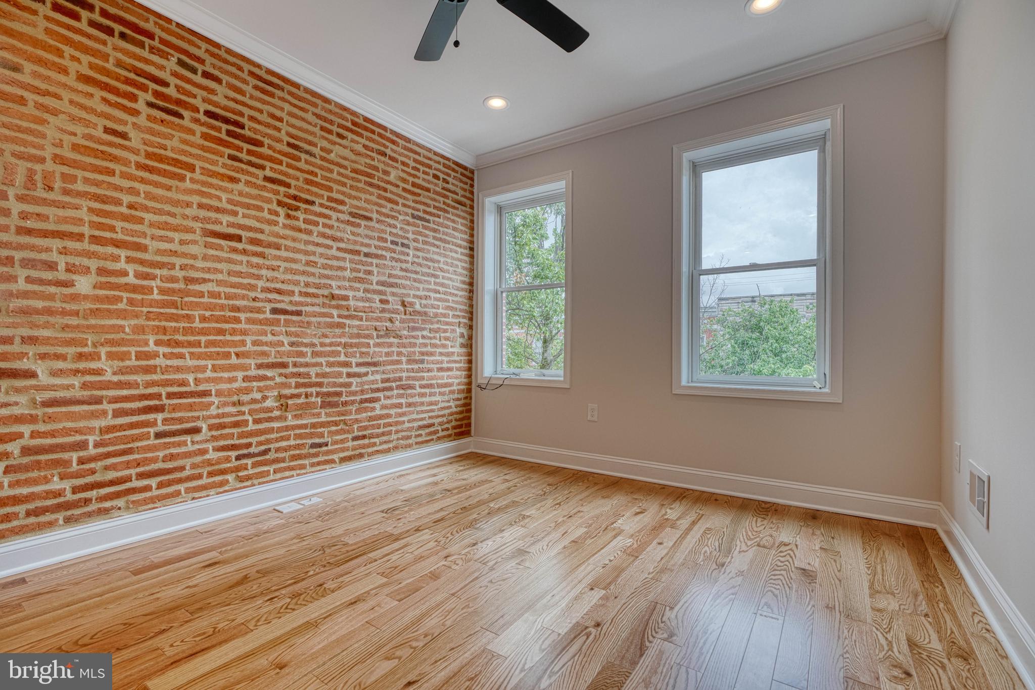 LOCUST POINT - Residential