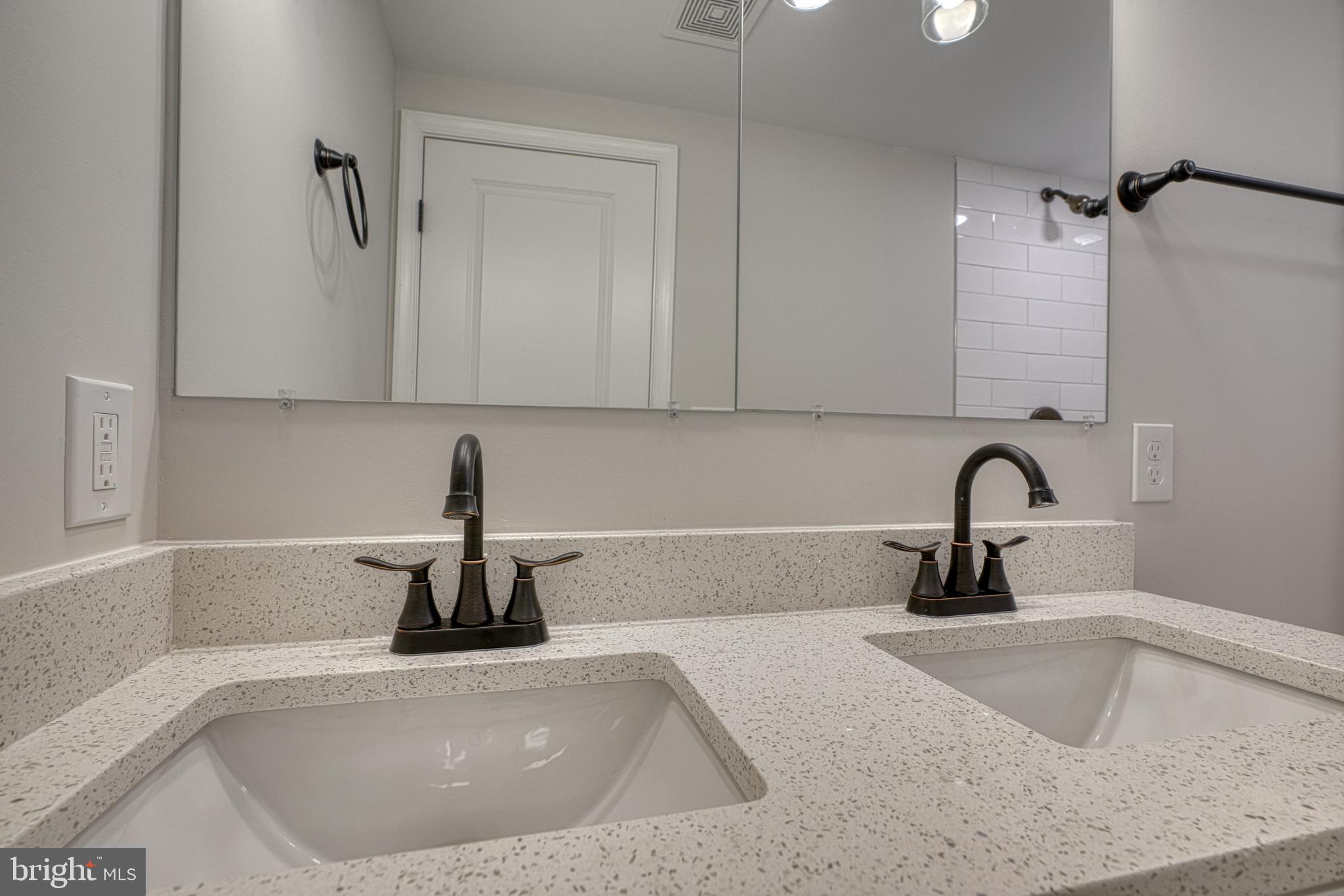 LOCUST POINT - Residential