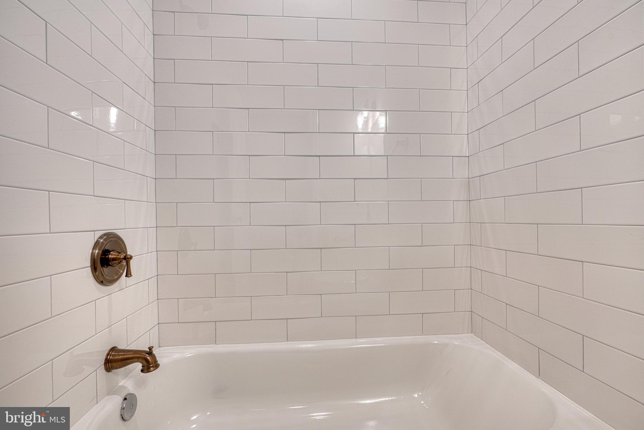 LOCUST POINT - Residential