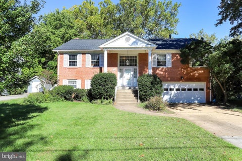 Photo of 6220 Hardy Drive, MCLEAN, VA 22101 (MLS # VAFX2344842)