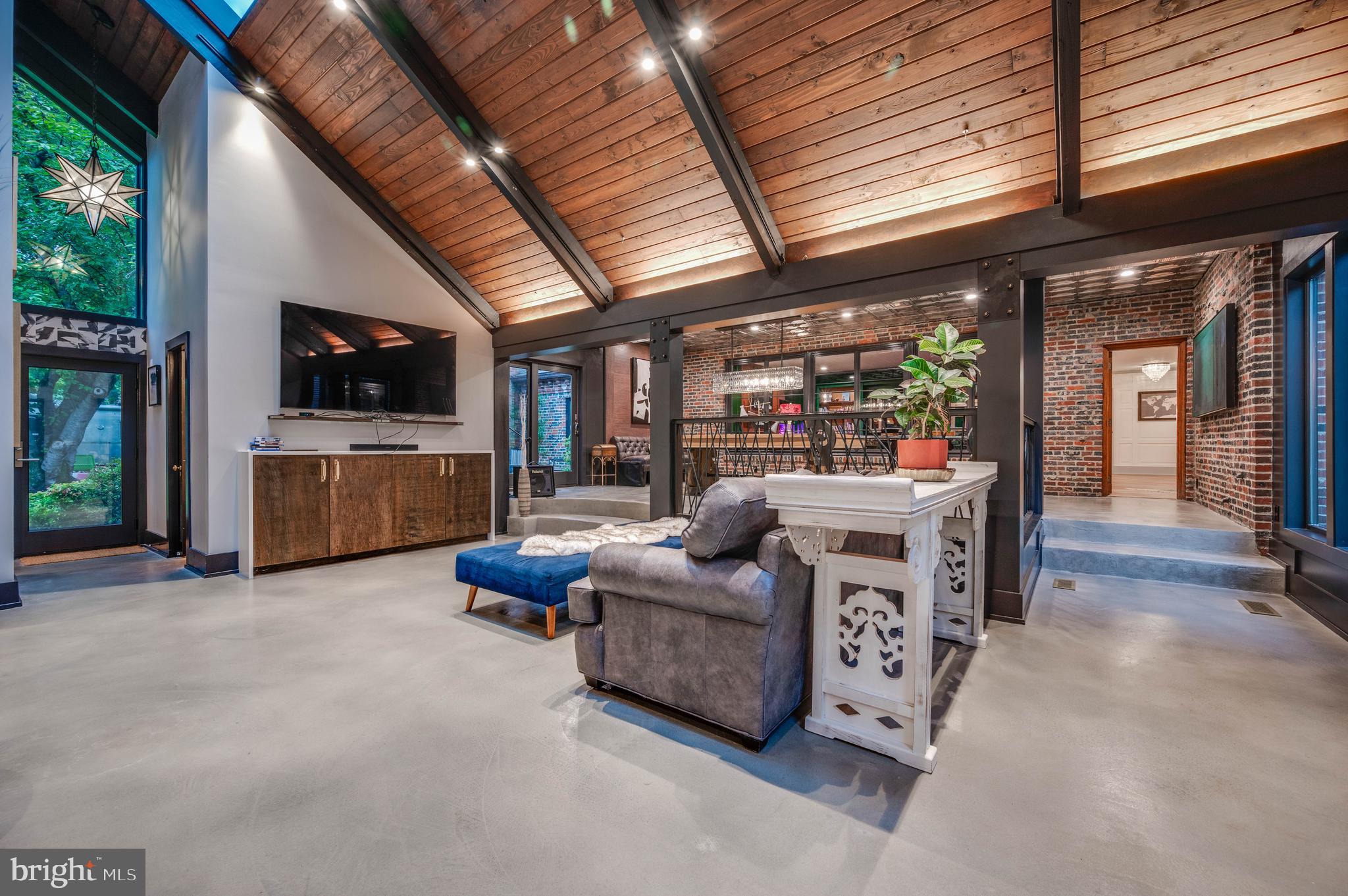 CAVES VALLEY - Residential Lease