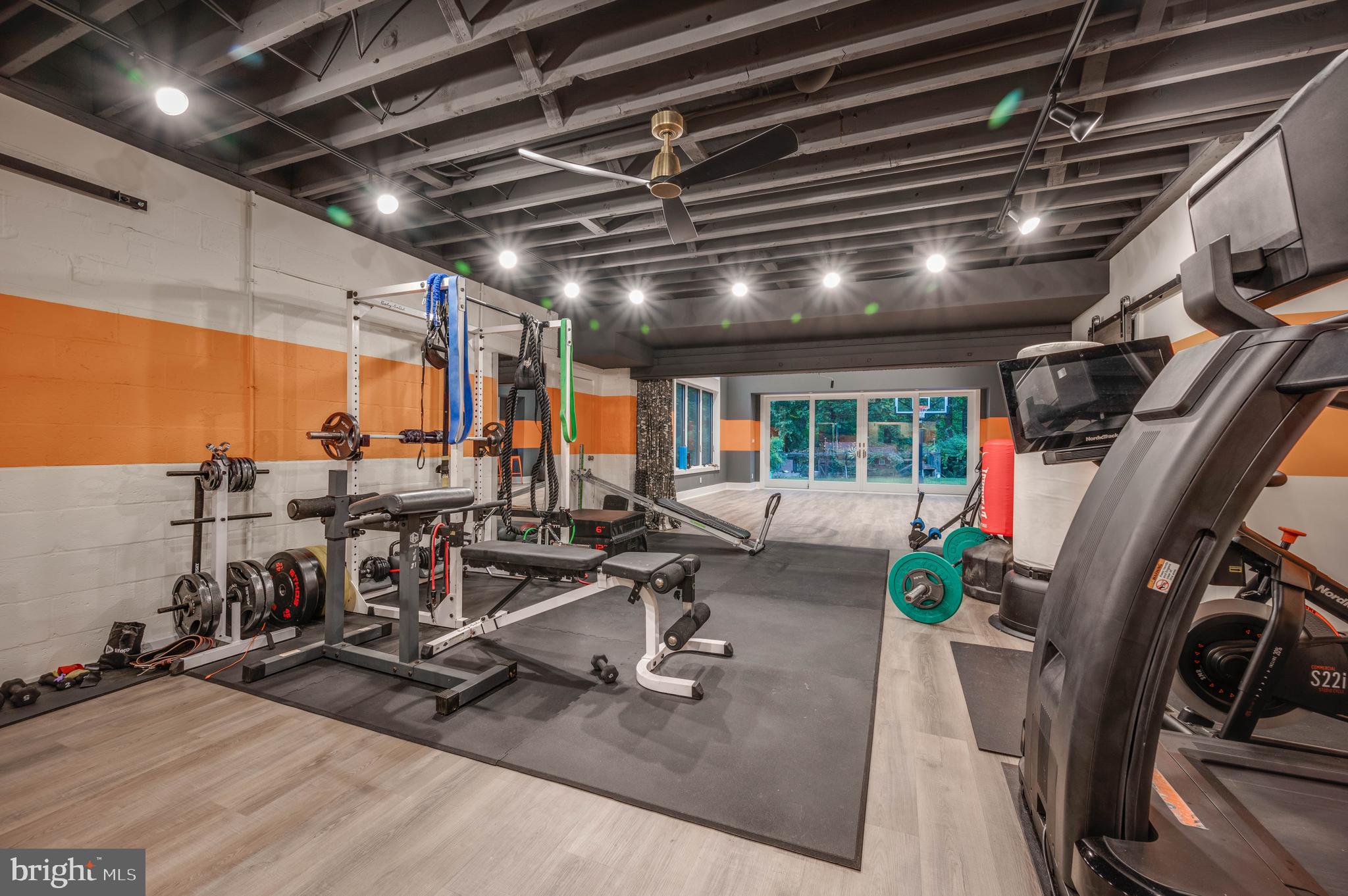 CAVES VALLEY - Residential Lease