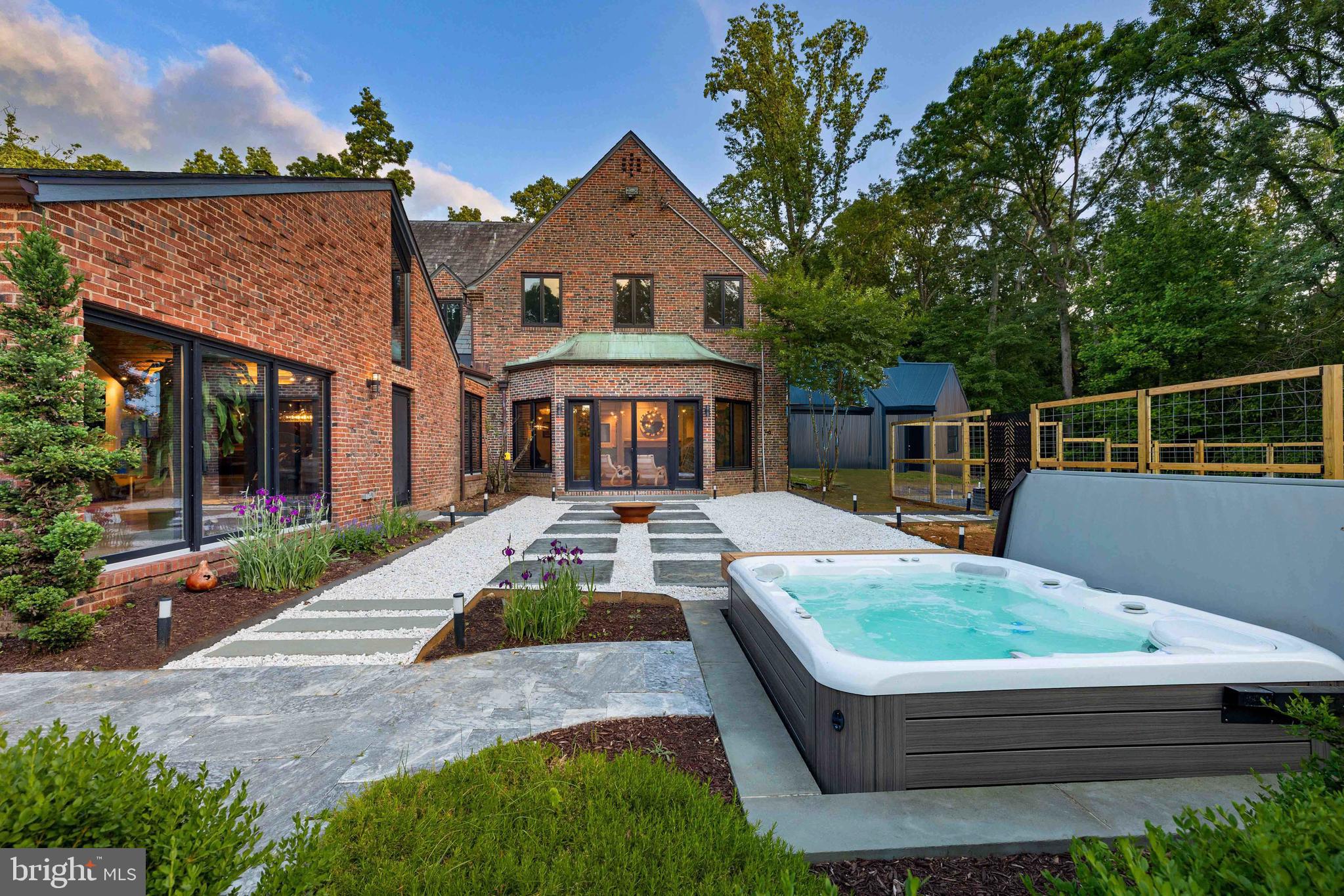 CAVES VALLEY - Residential Lease