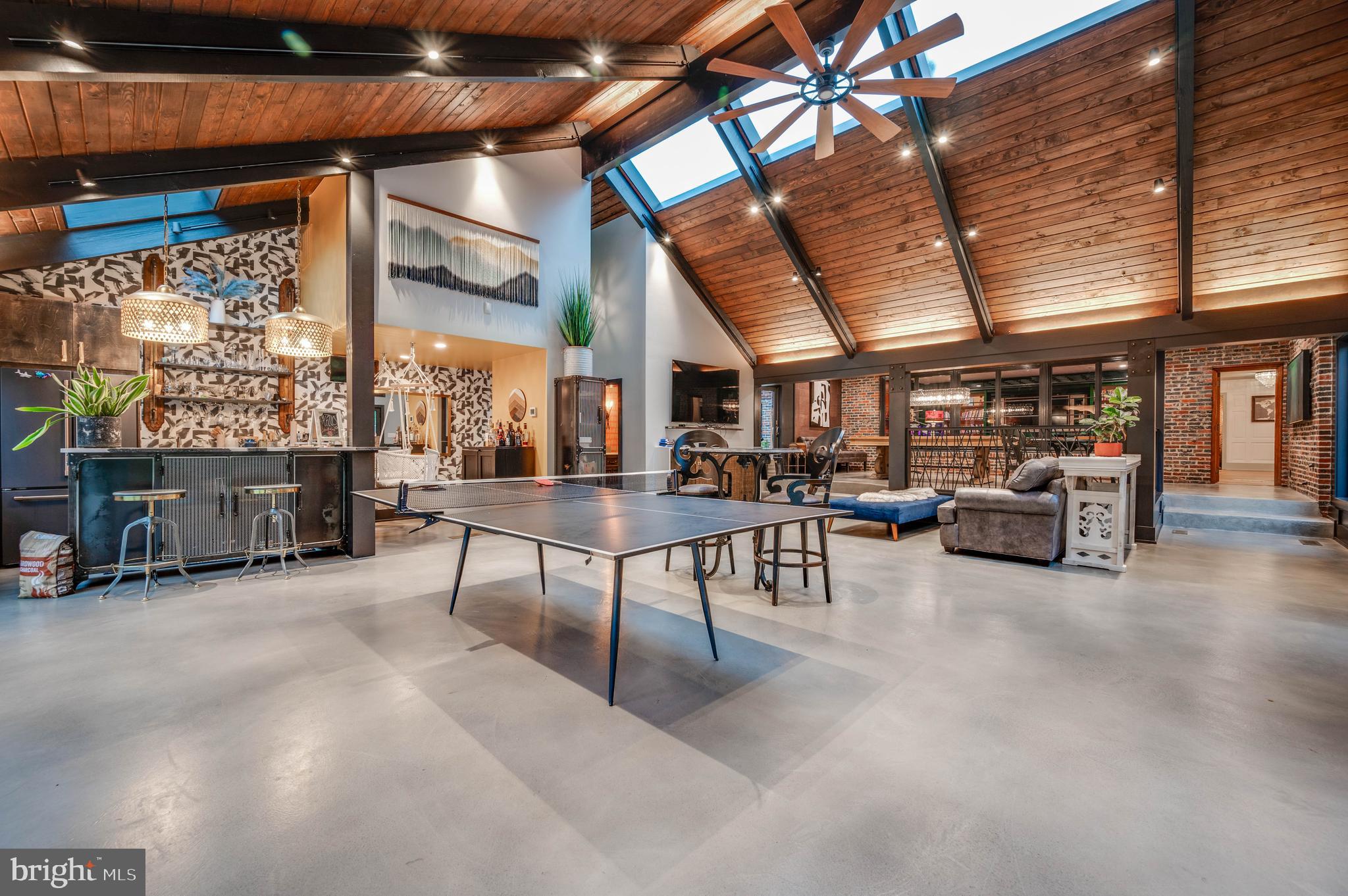 CAVES VALLEY - Residential Lease