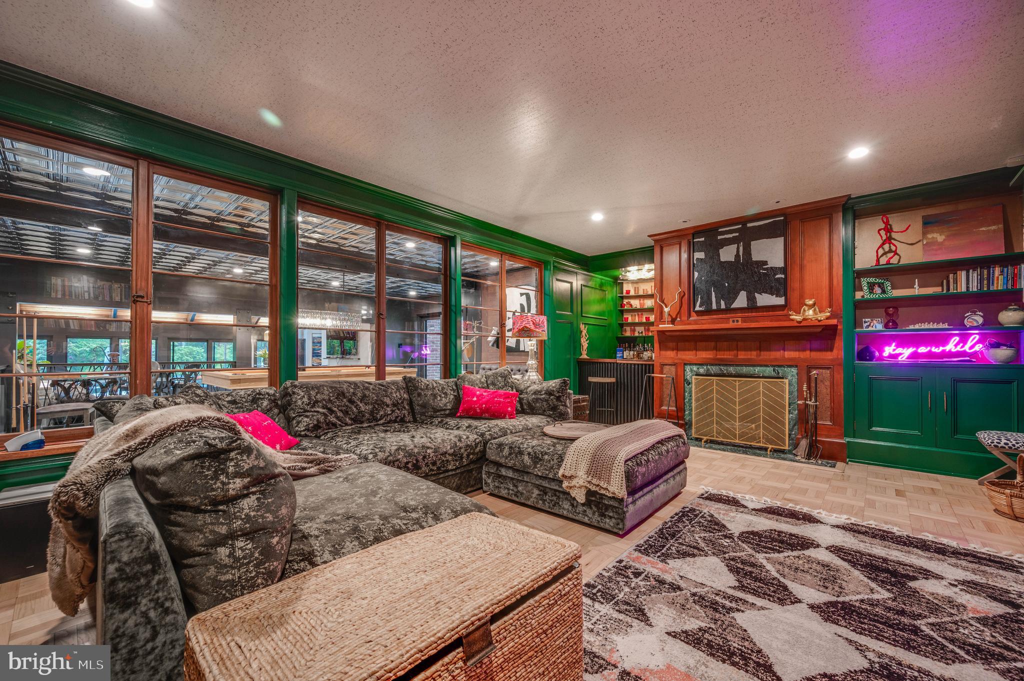 CAVES VALLEY - Residential Lease