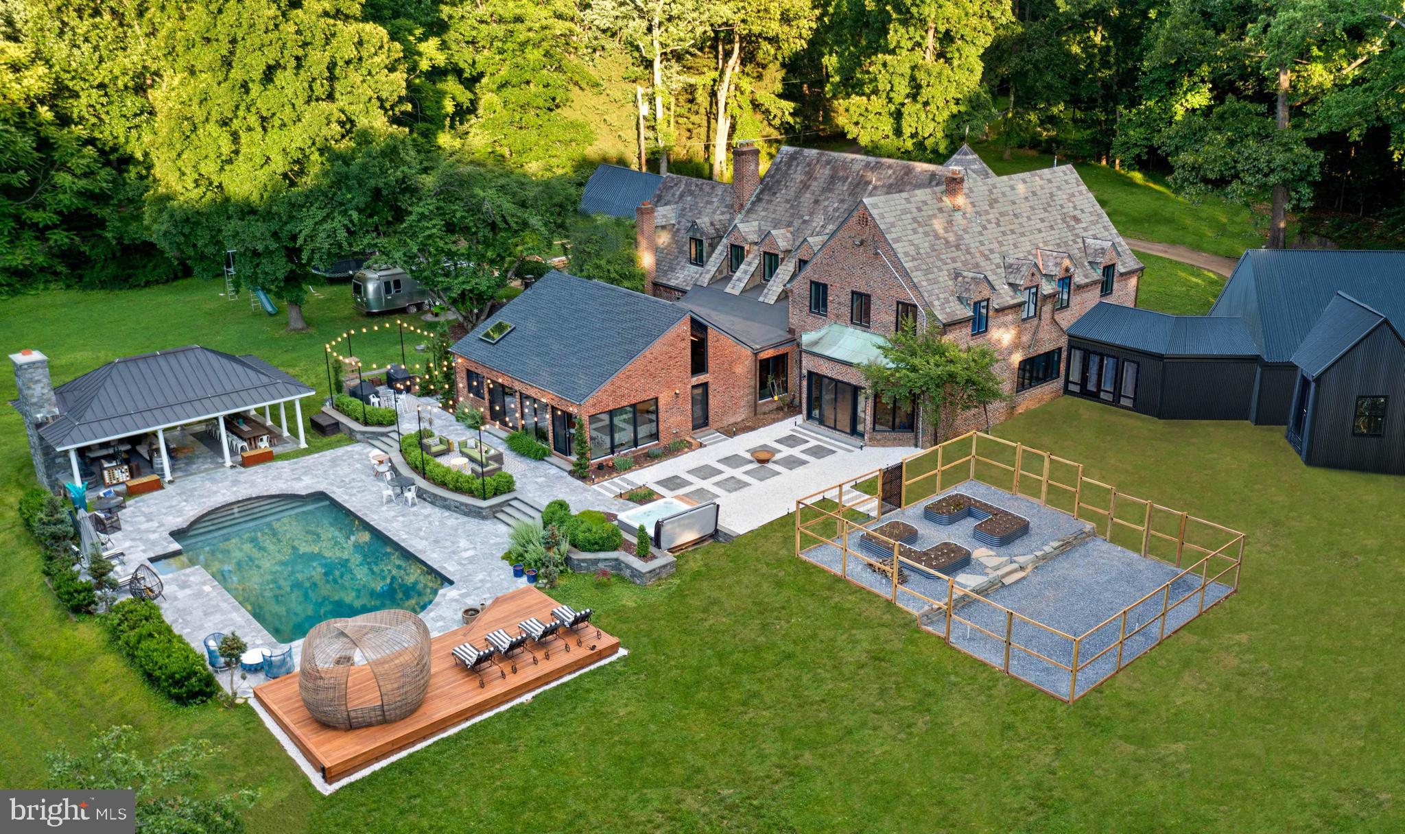 CAVES VALLEY - Residential Lease