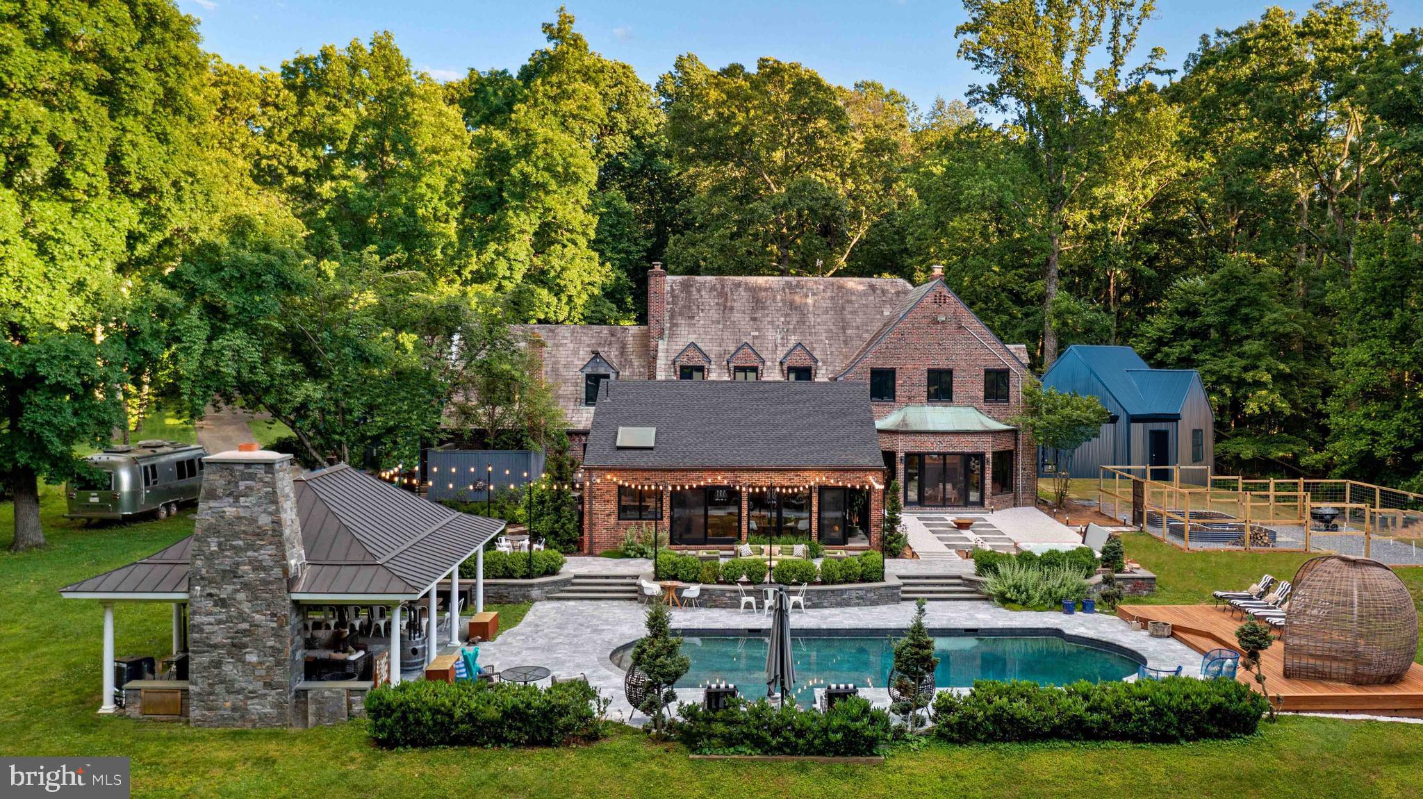 CAVES VALLEY - Residential Lease