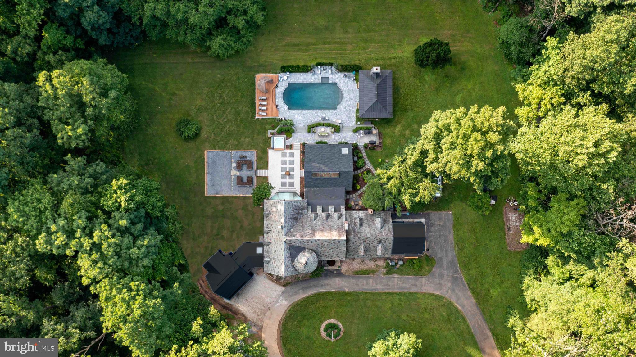 CAVES VALLEY - Residential Lease