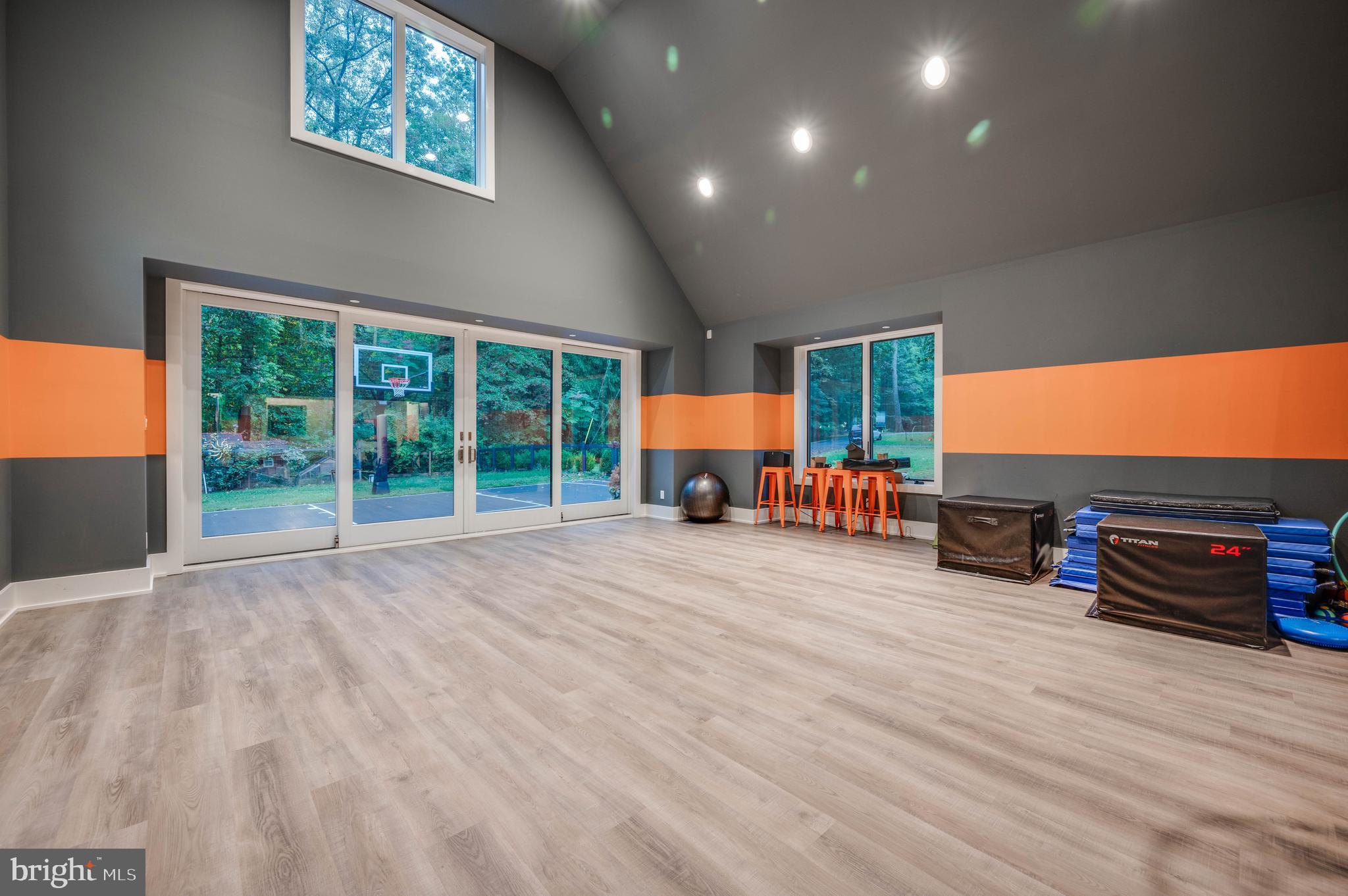 CAVES VALLEY - Residential Lease