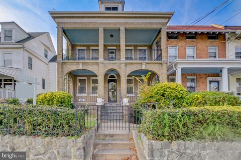 3904 8TH STREET NW WASHINGTON DC 20011