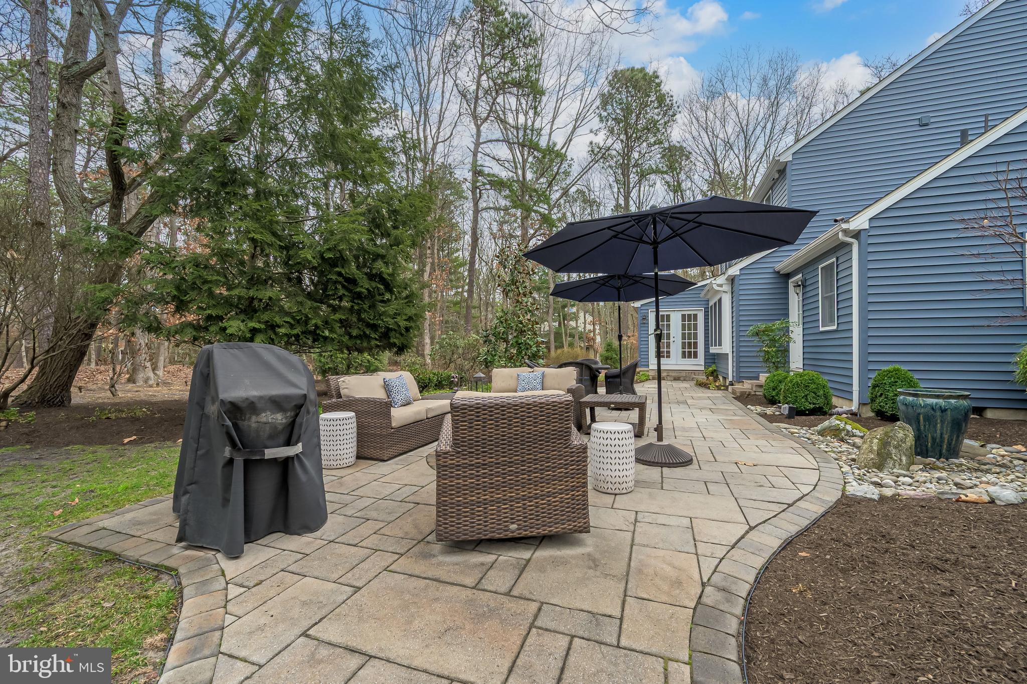 13 POINTE VIEW DRIVE