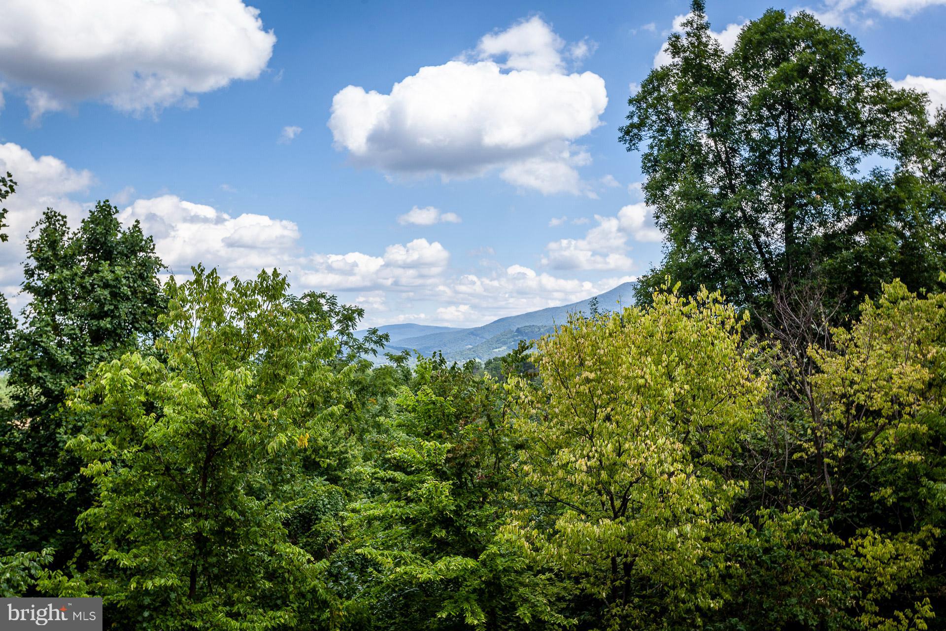 PINE GROVE - Residential