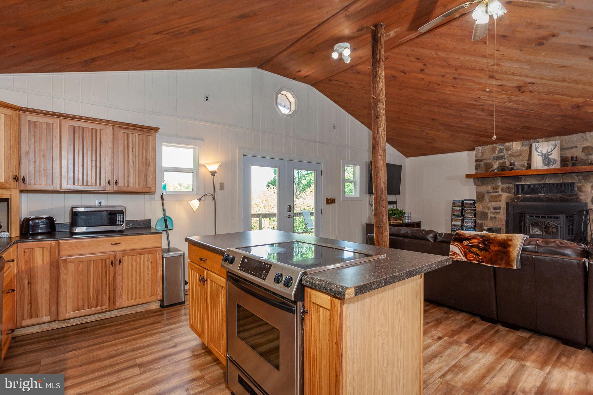 PINE GROVE - Residential