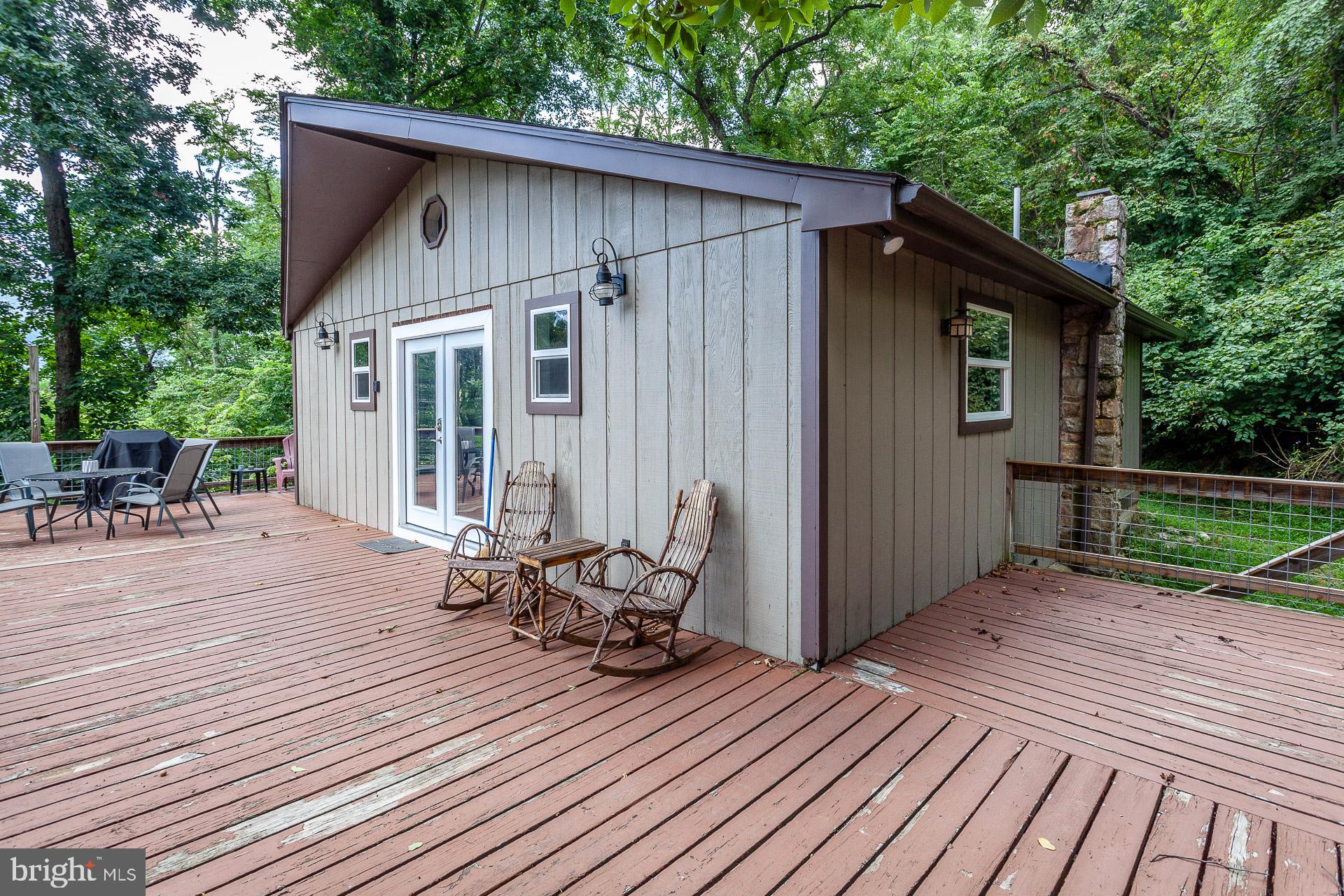 PINE GROVE - Residential