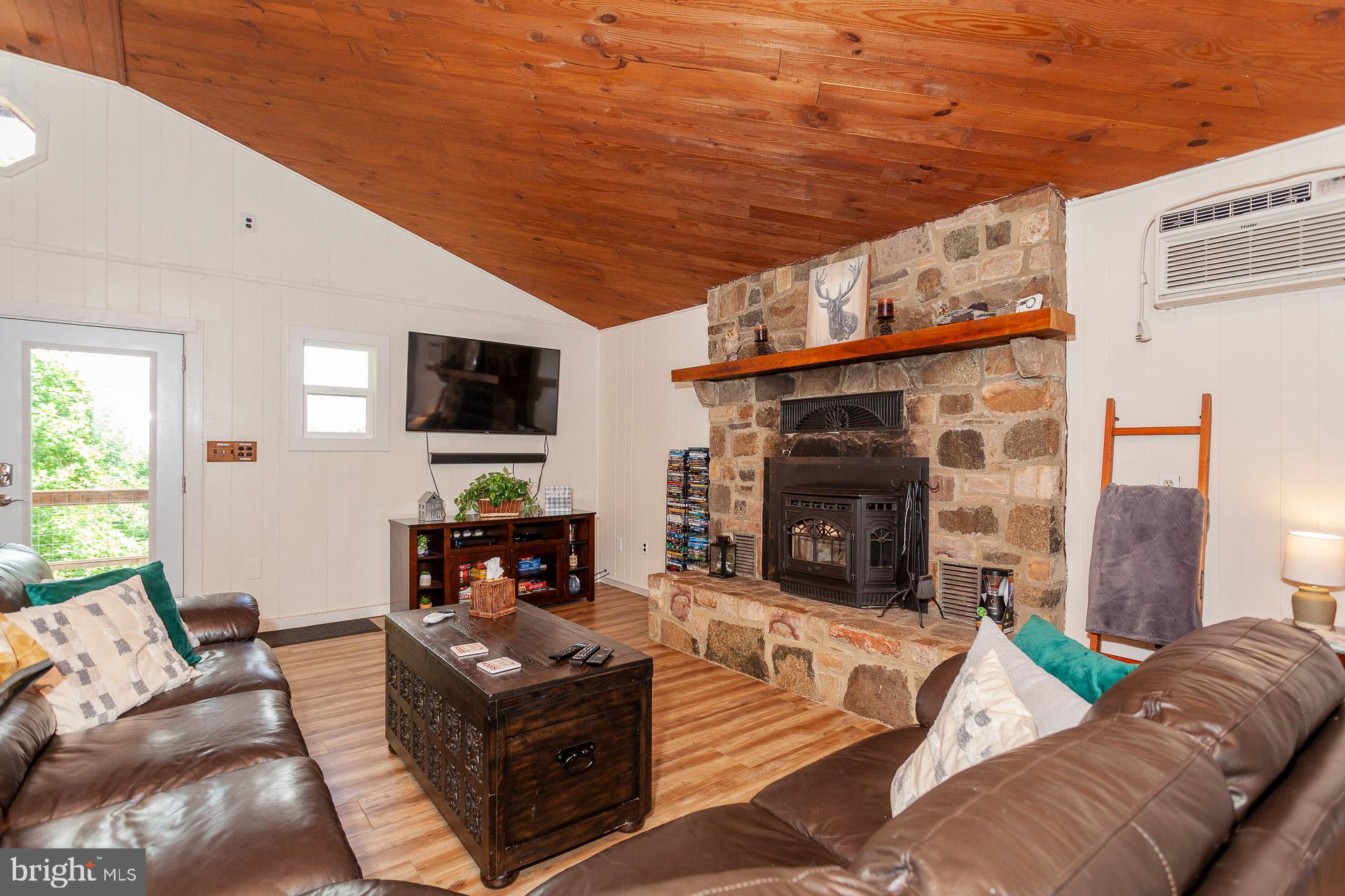 PINE GROVE - Residential