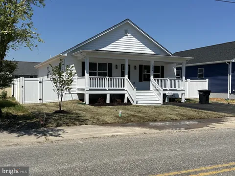 704 Jackson Street, Colonial Beach, VA 22443 - #: VAWE2010394