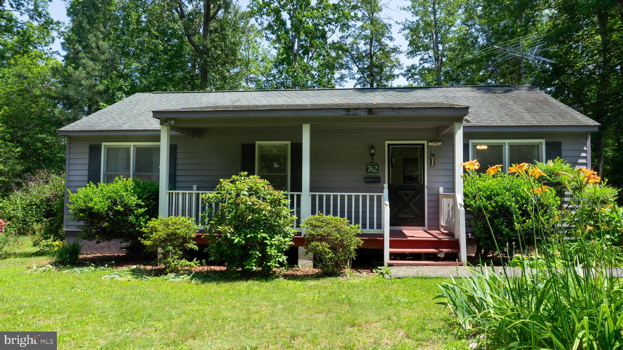 762 CANTERBURY DRIVE