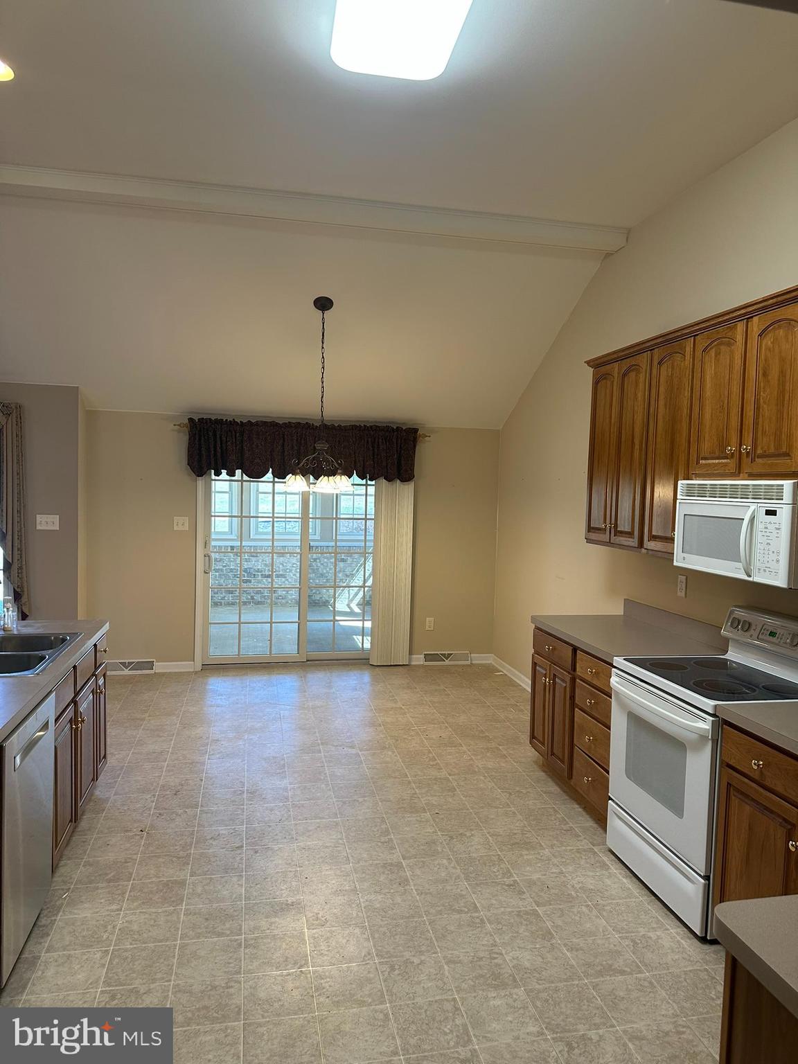 PENN NATIONAL ESTATES - Residential