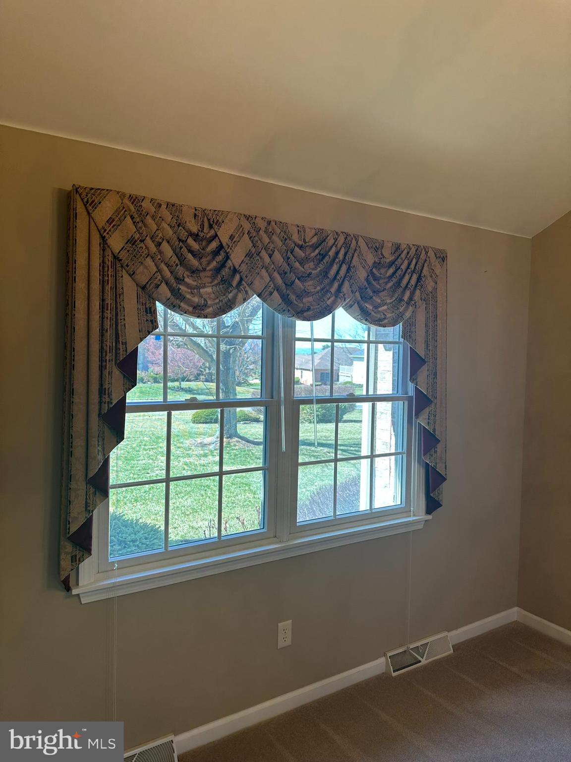 PENN NATIONAL ESTATES - Residential