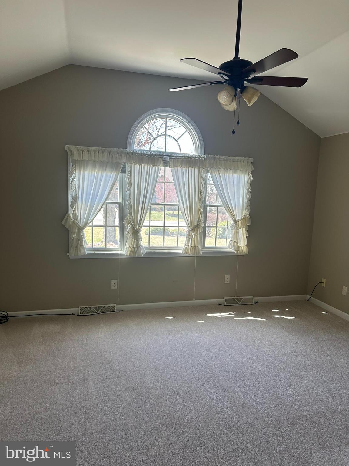 PENN NATIONAL ESTATES - Residential