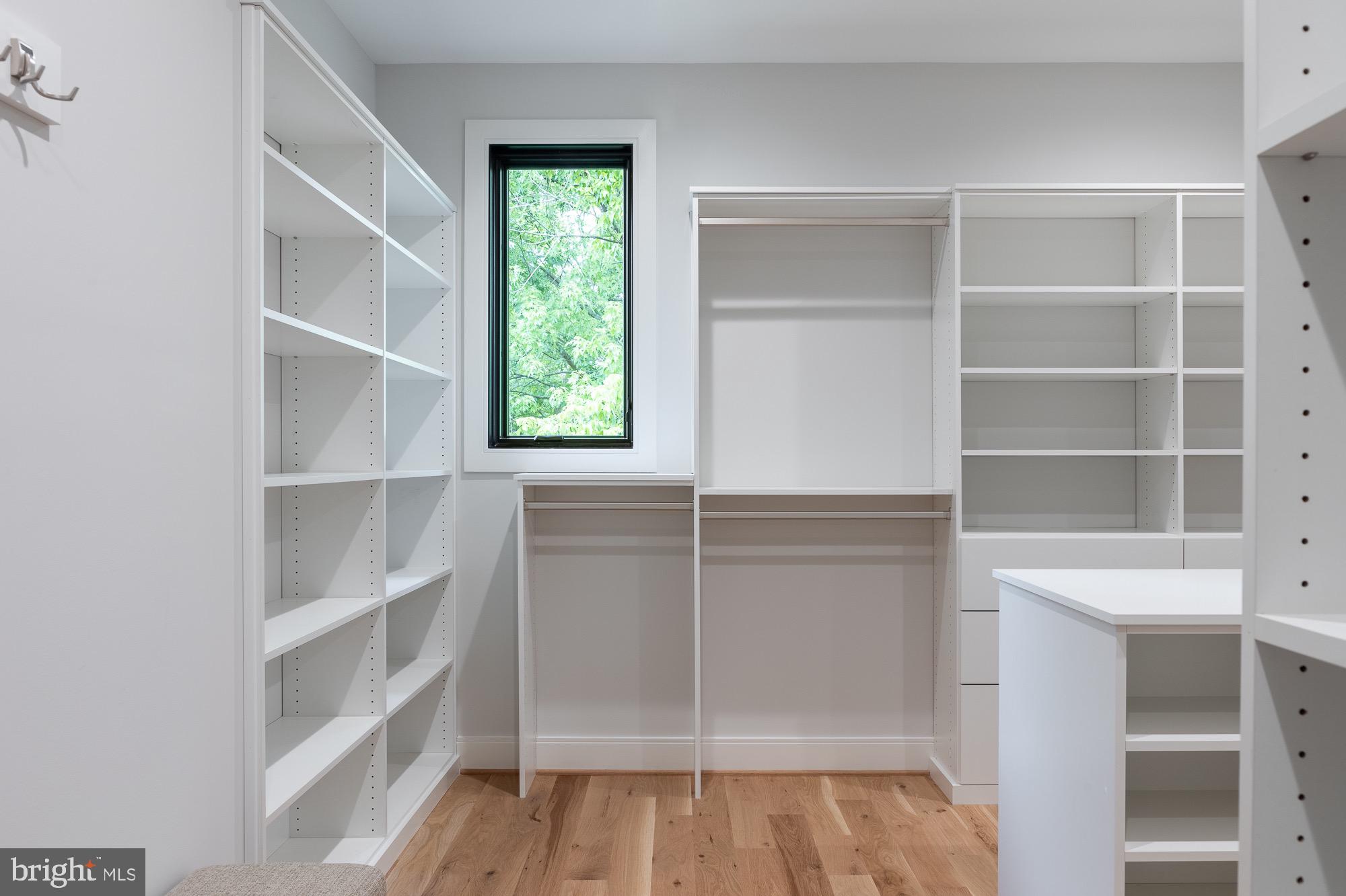 PIMMIT HILLS - Residential