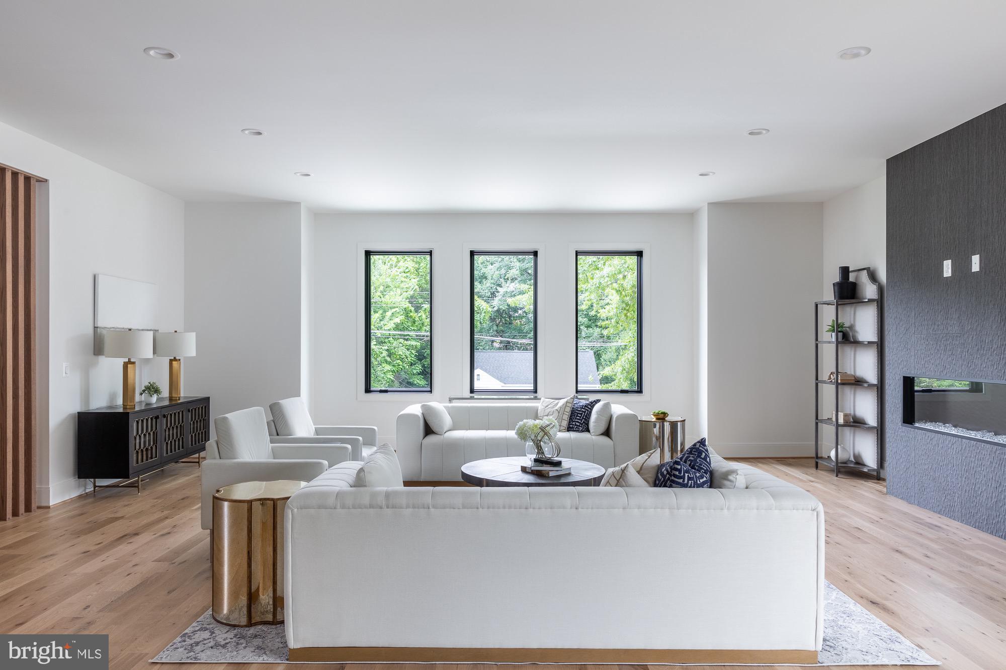 PIMMIT HILLS - Residential