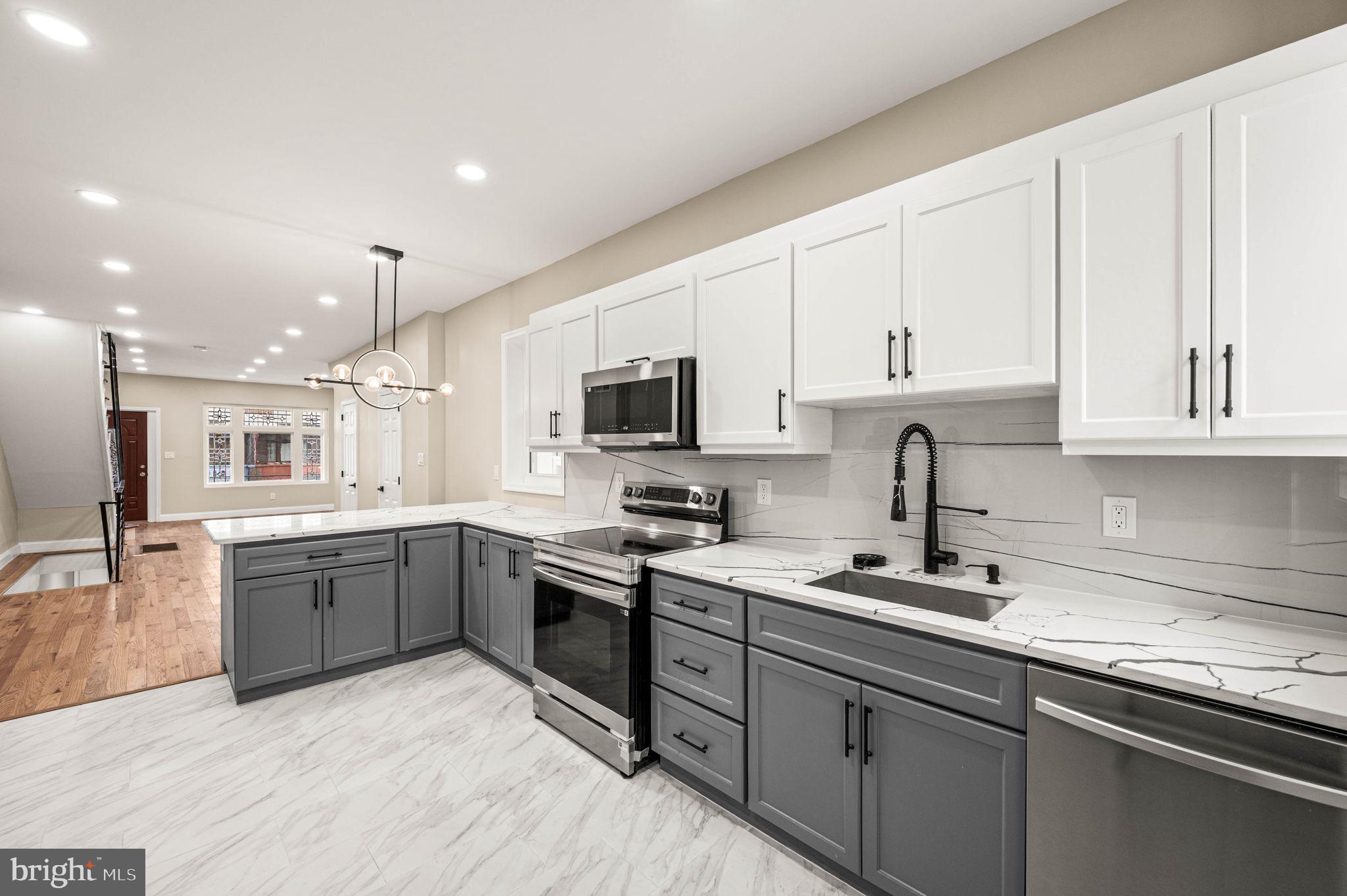 GIRARD ESTATES - Residential