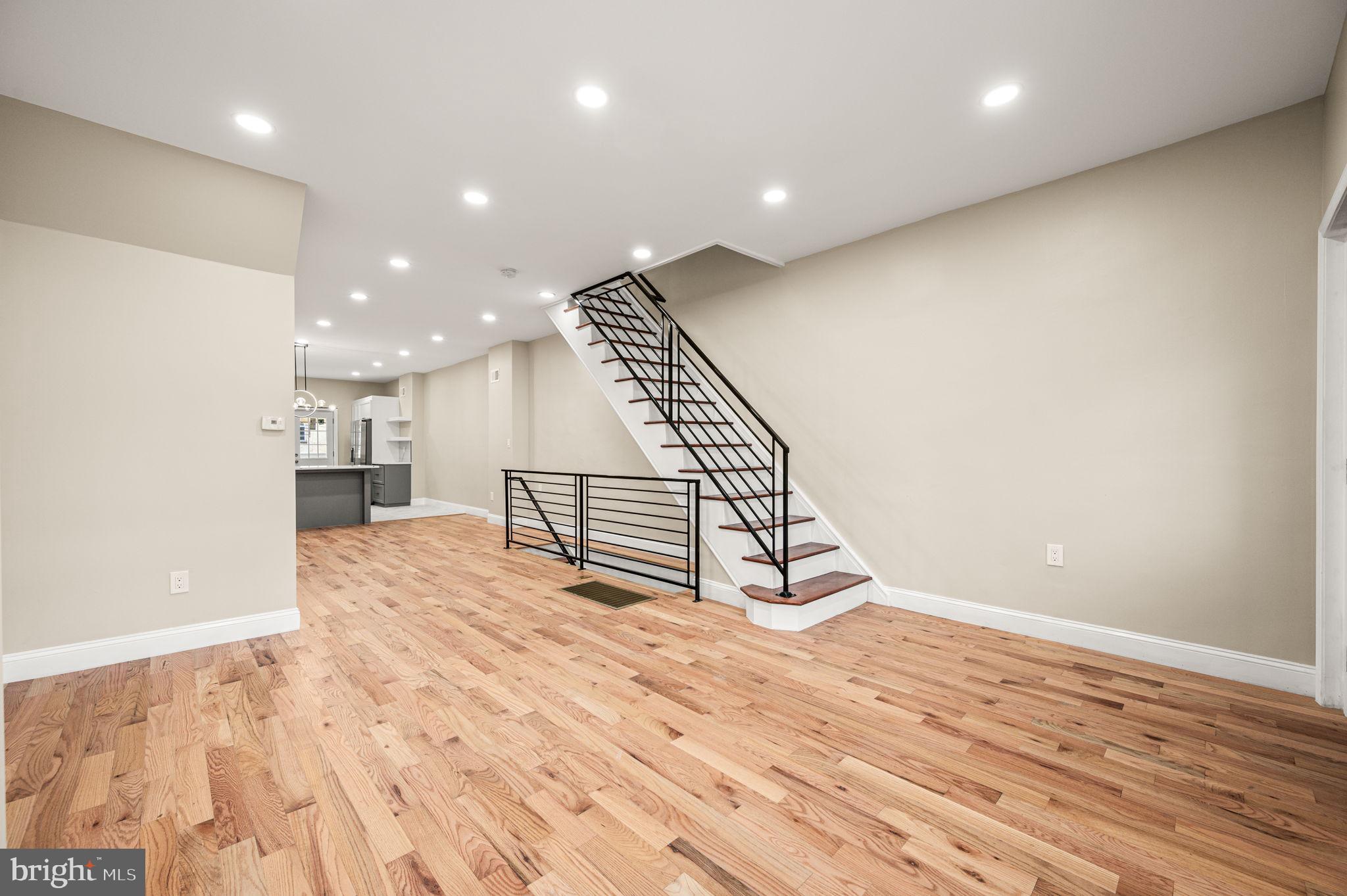 GIRARD ESTATES - Residential