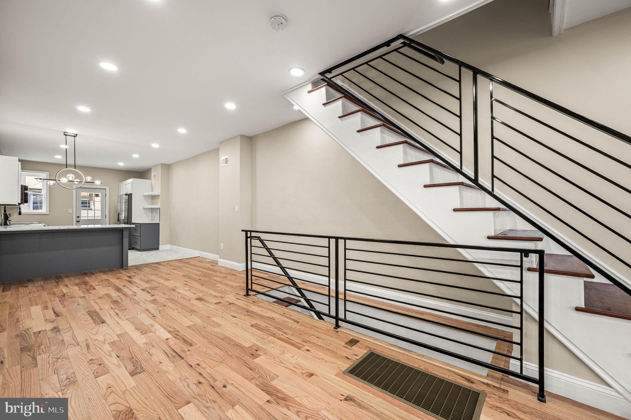 GIRARD ESTATES - Residential