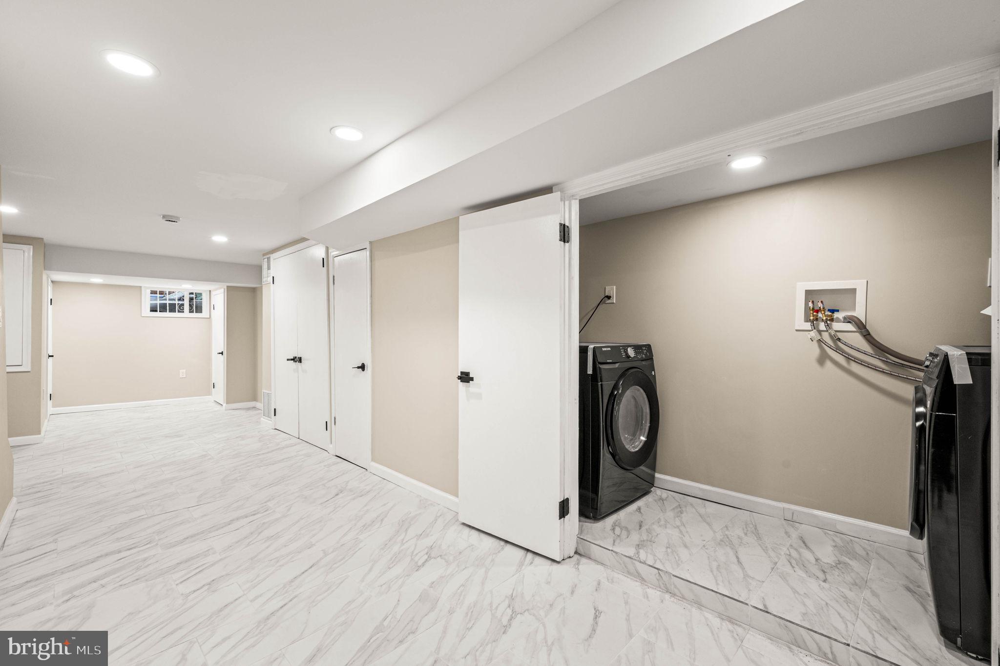 GIRARD ESTATES - Residential