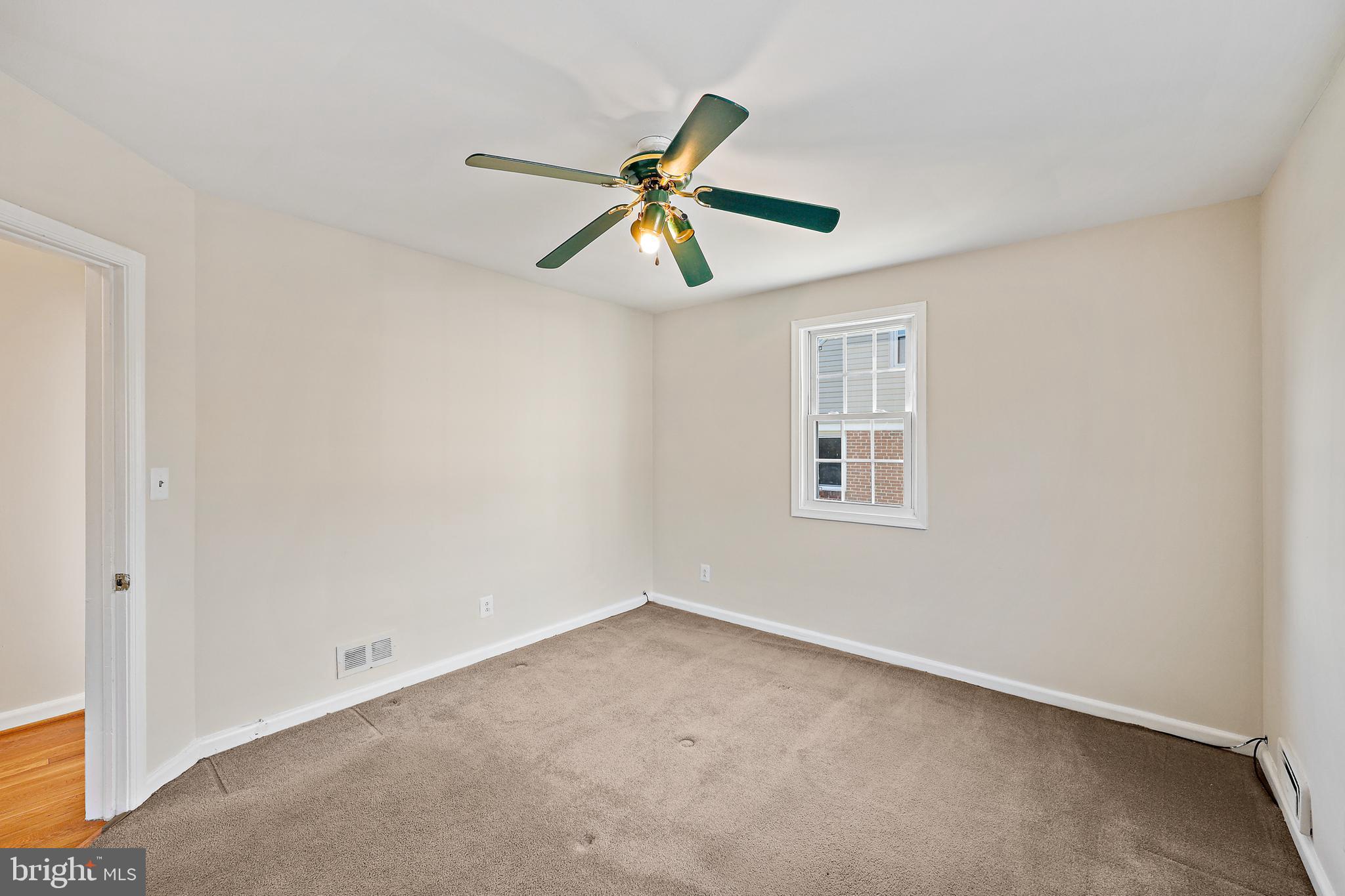 GREENTOP MANOR - Residential