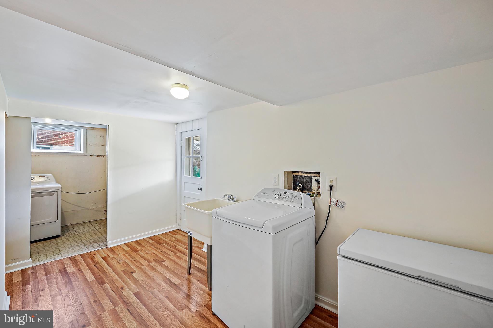 GREENTOP MANOR - Residential