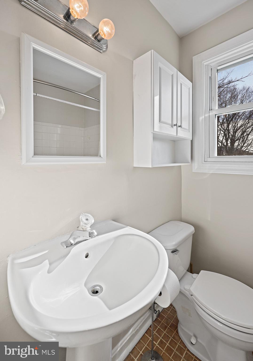 GREENTOP MANOR - Residential