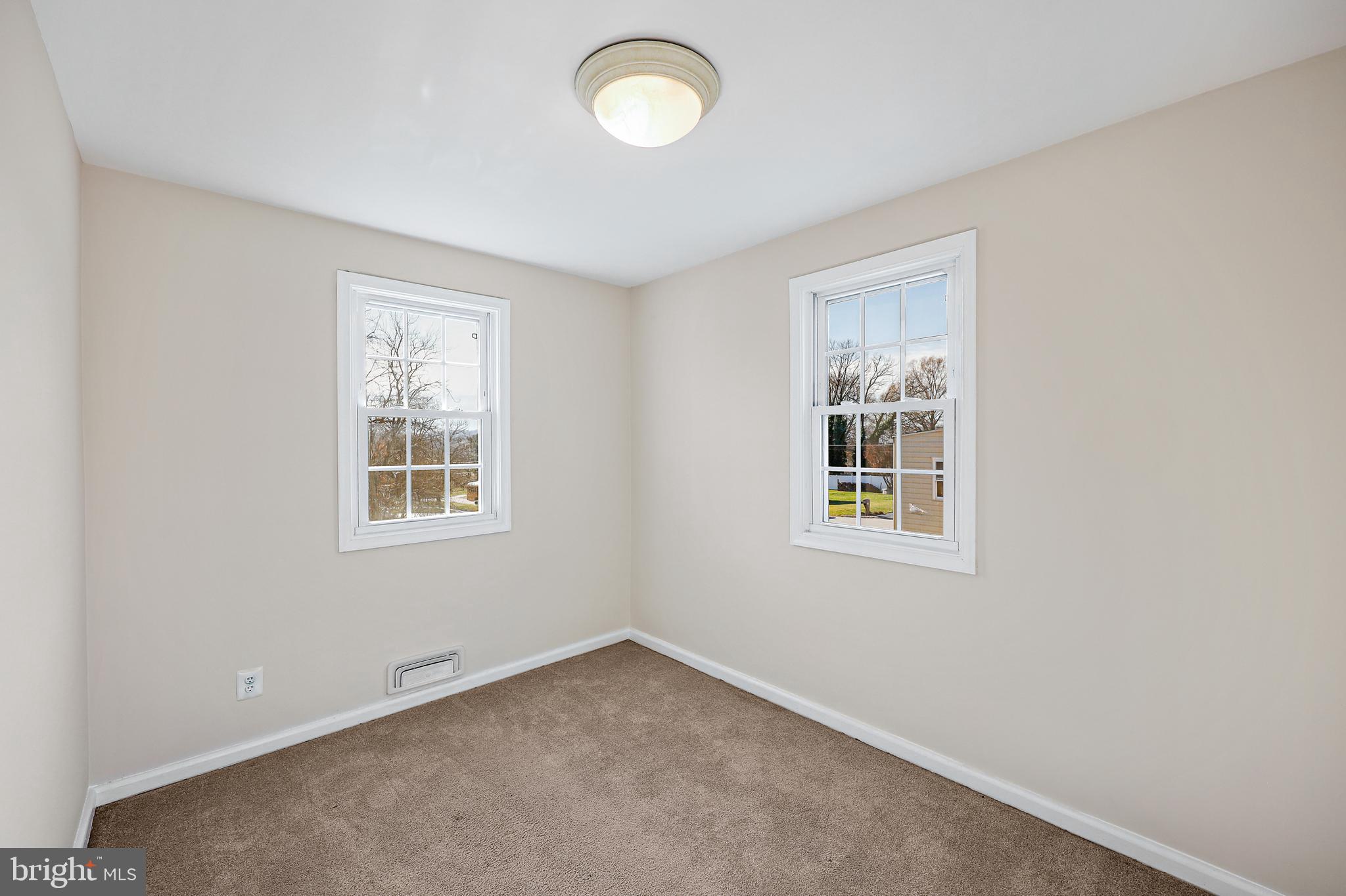 GREENTOP MANOR - Residential