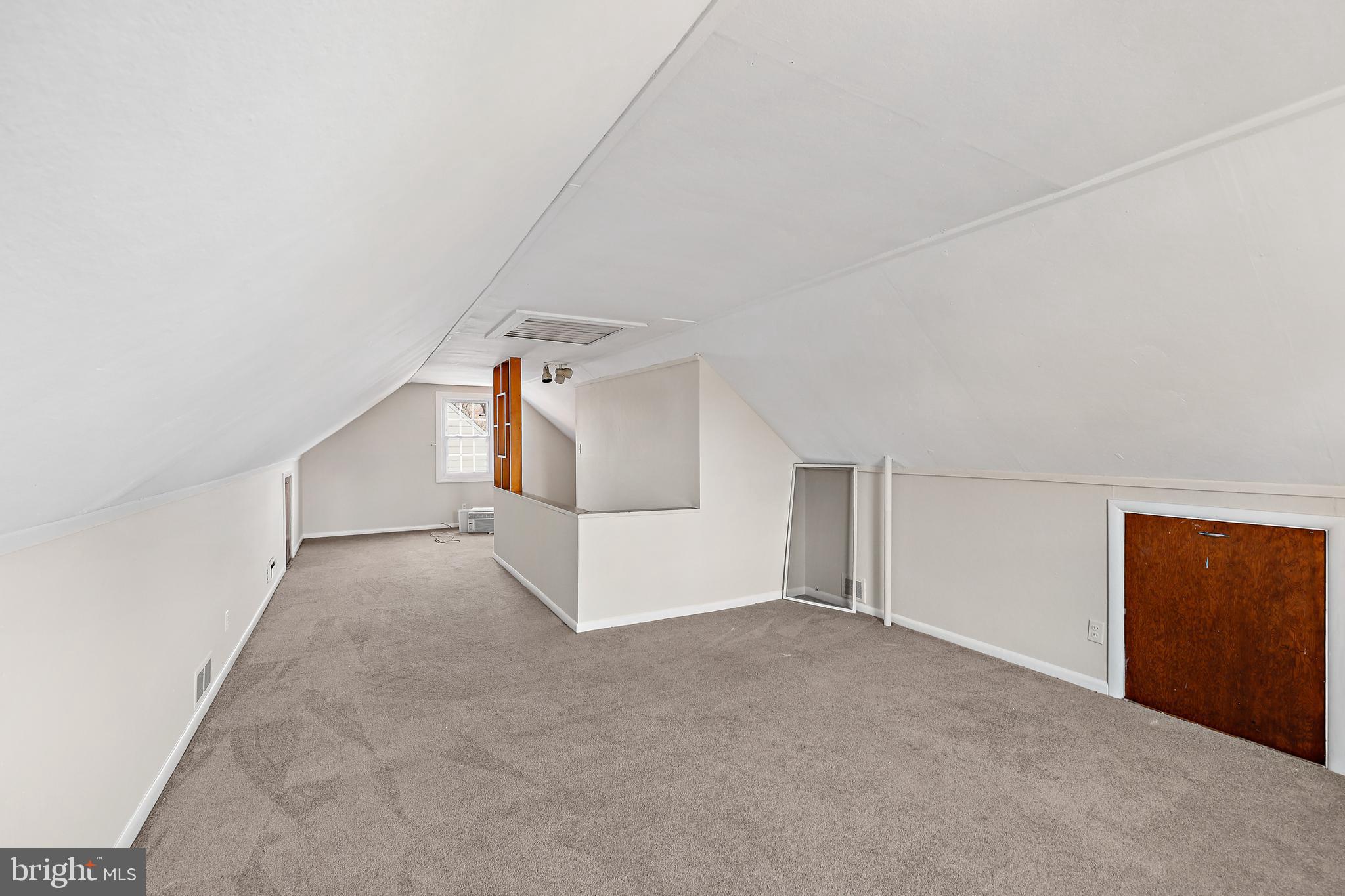 GREENTOP MANOR - Residential