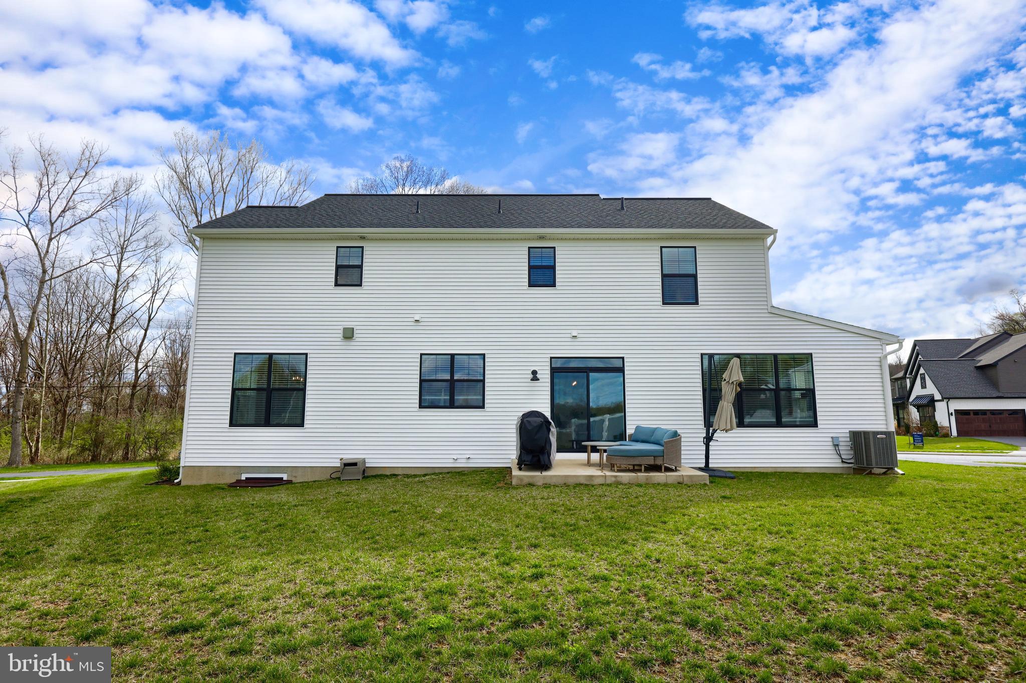 9 WILLOW STREET