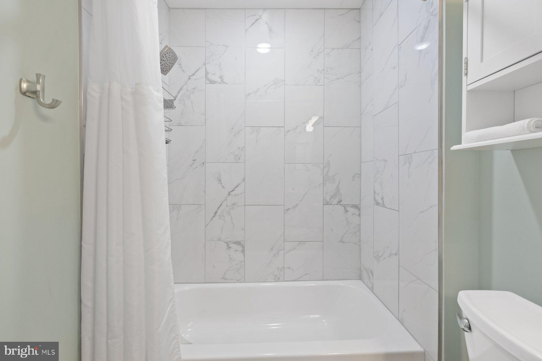 PINECREST - Residential