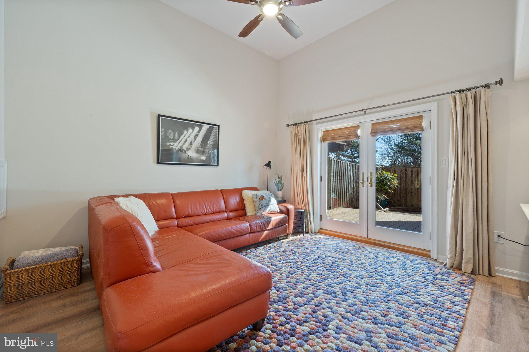 PINECREST - Residential