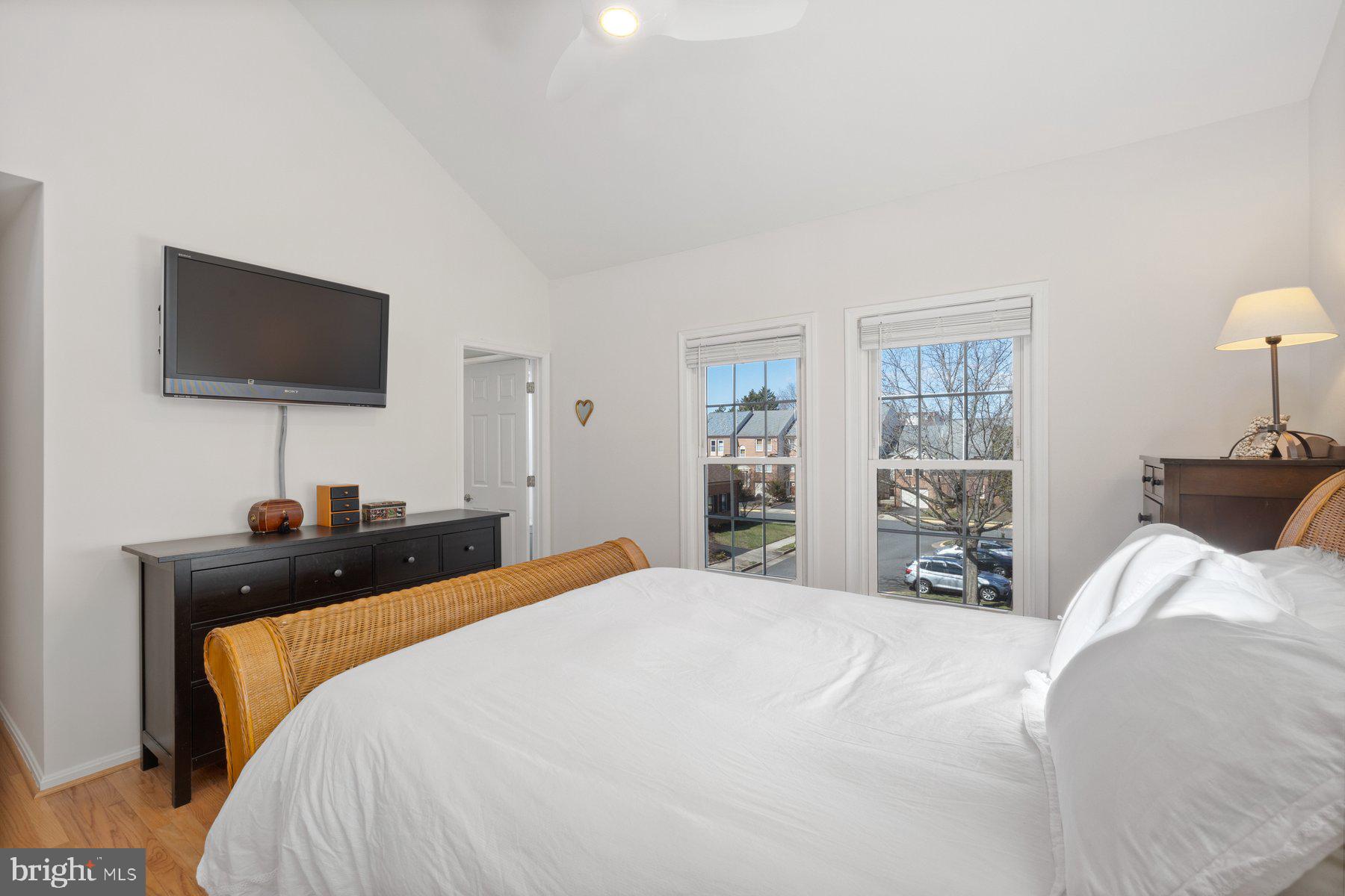 PINECREST - Residential