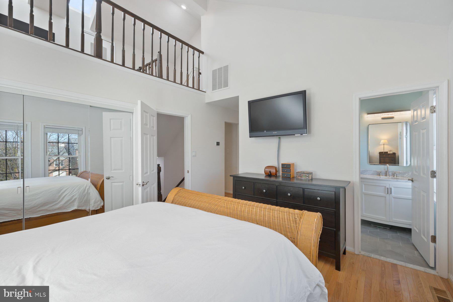 PINECREST - Residential