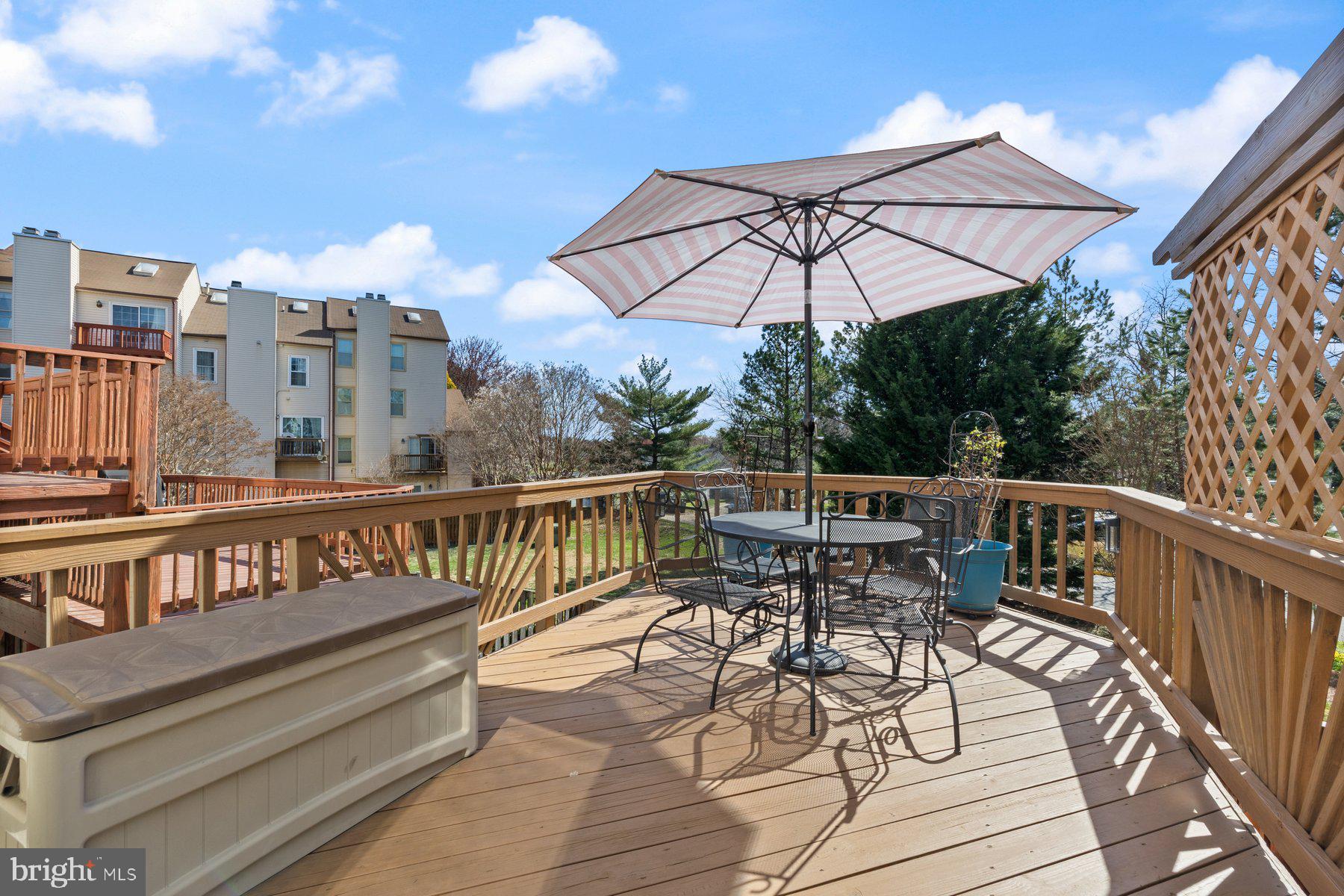 PINECREST - Residential