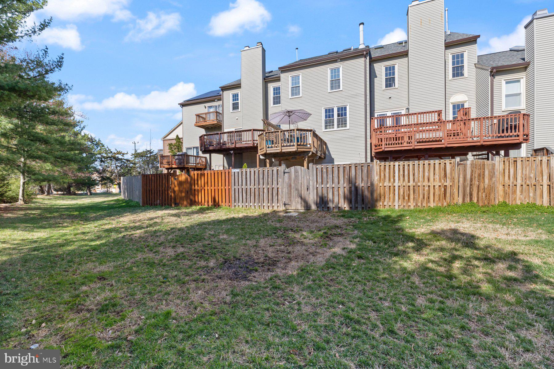 PINECREST - Residential