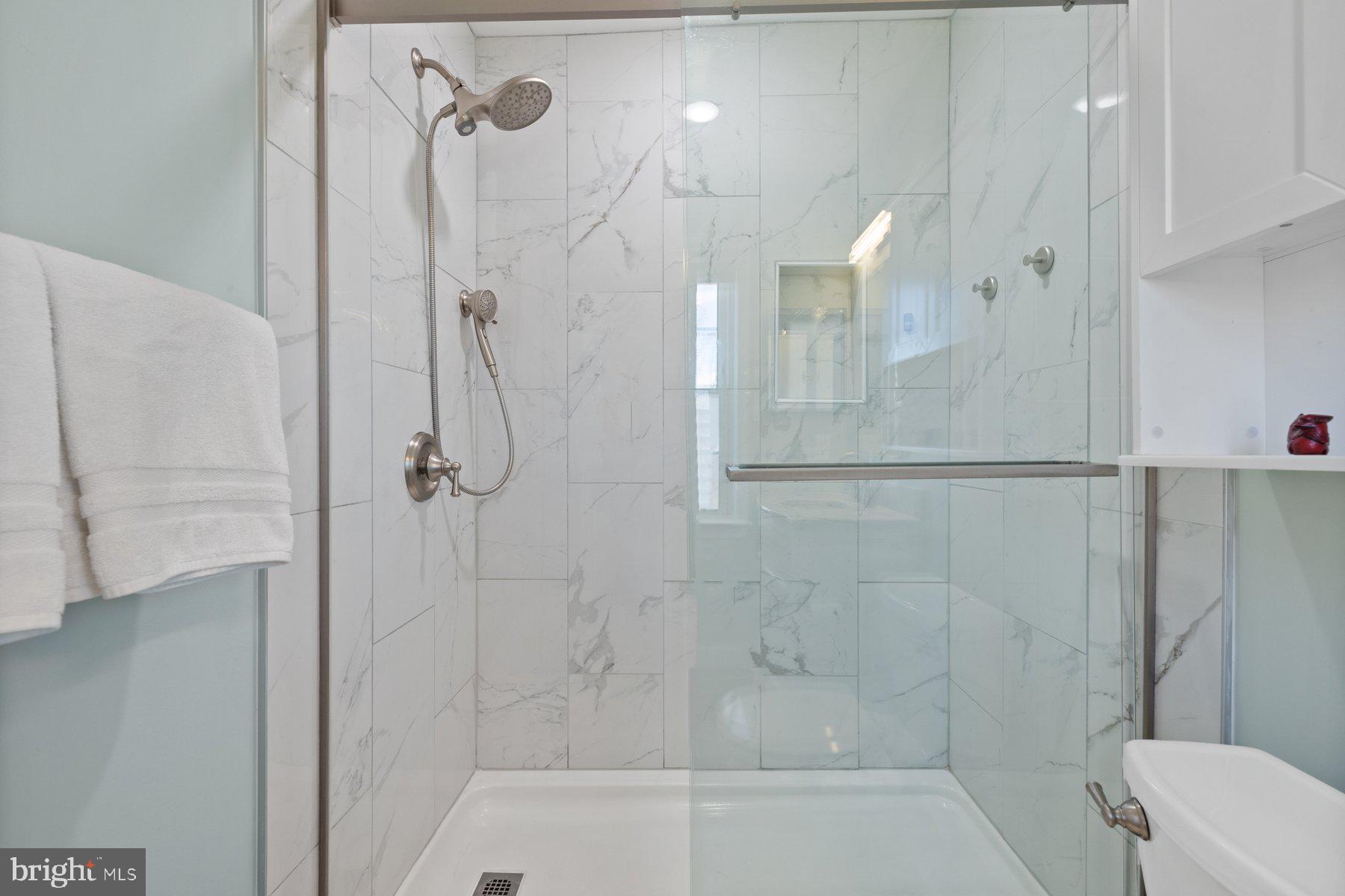 PINECREST - Residential